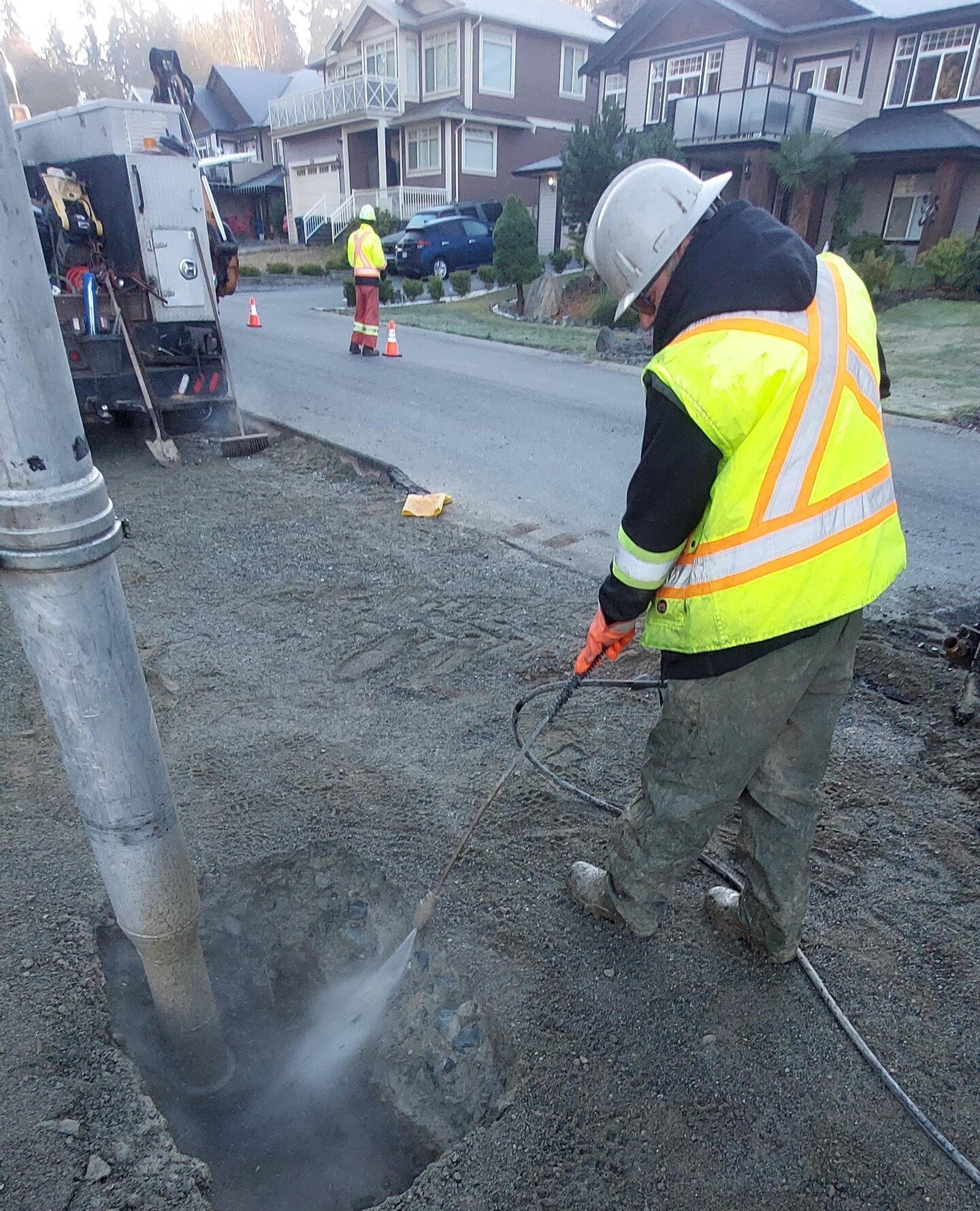 Daylighting to expose utilities 🌤️⁠
#daylighting #safedig #hydrovac #hydroexcavation #nanaimo