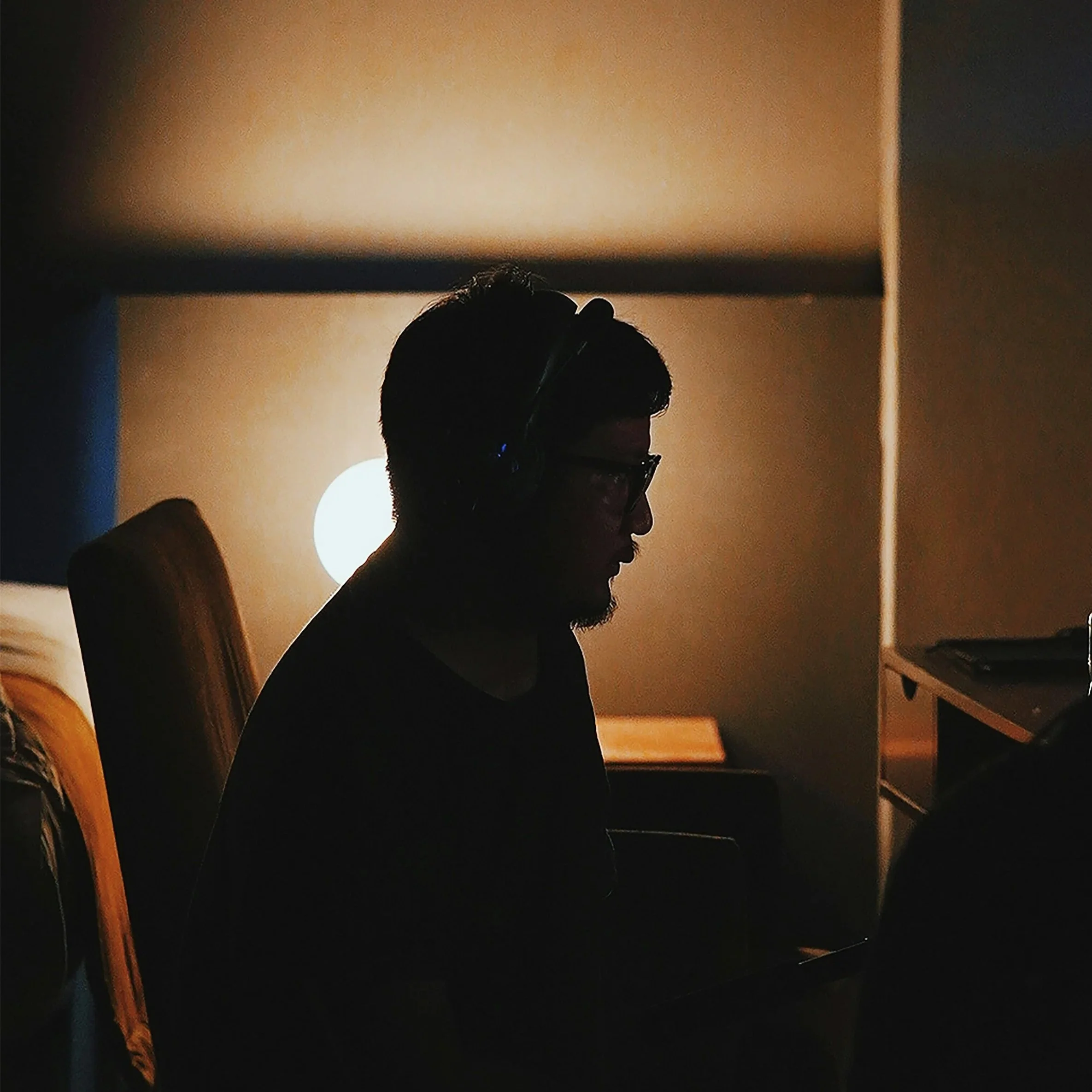 Fleeting Institutions: The Rise of Online Communities
