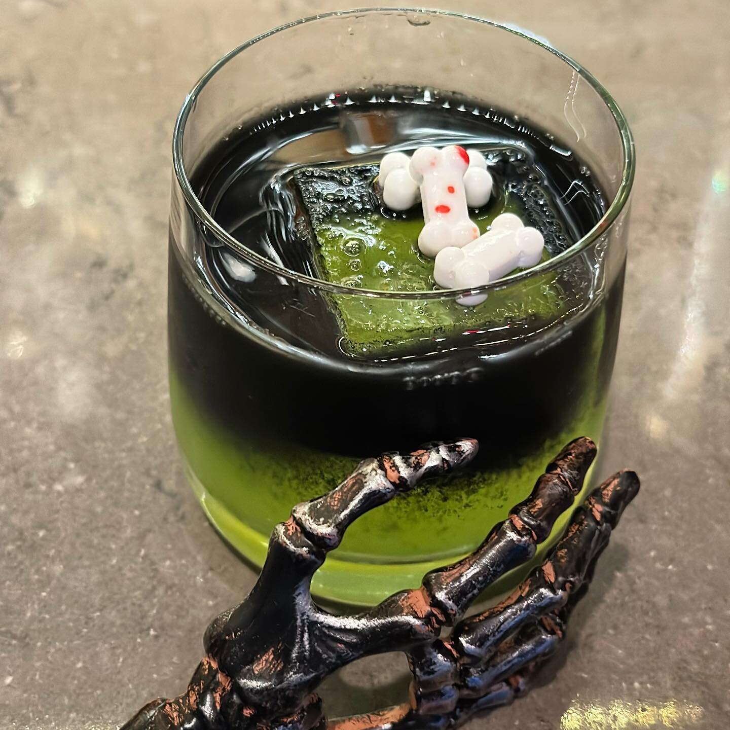 Happy Halloween from the SER team! Cheers to no tricks and all treats this #halloween 👻🎃🍬 Cheers! #halloweencocktails #ghoulishdrink