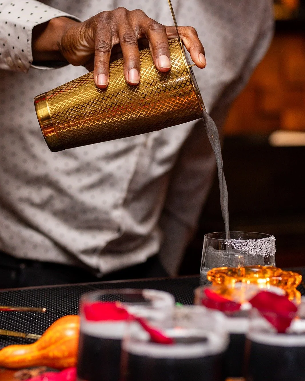Shaken, stirred, and Texas-inspired. 🍸
Ready to up your cocktail game with skyline views and Southern spirit?
Join us at SER for an unforgettable night of mixology magic featuring Rebecca Creek, Enchanted Rock, and expertly paired bites.
Seats are l