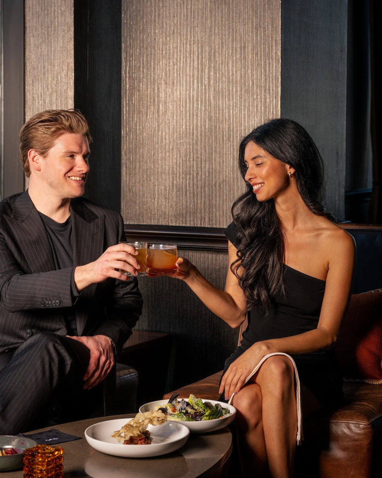 Cheers, 27 stories above Dallas.🥂

Anniversaries, birthdays, and everything worth raising a glass to.

Host it with us at the link in our bio!