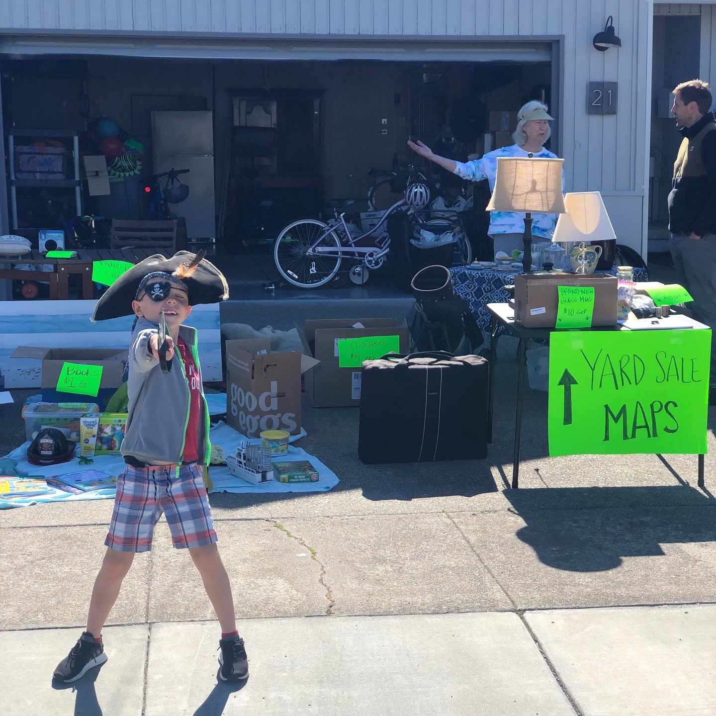 Ahoy mateys, it's almost time for Mariner Cove's annual neighborhood yard sale! 

This is my third year organizing this event, and we've got more houses participating than ever (43 and counting). 

Come by Mariner Cove this Sunday, May 19th from 10am