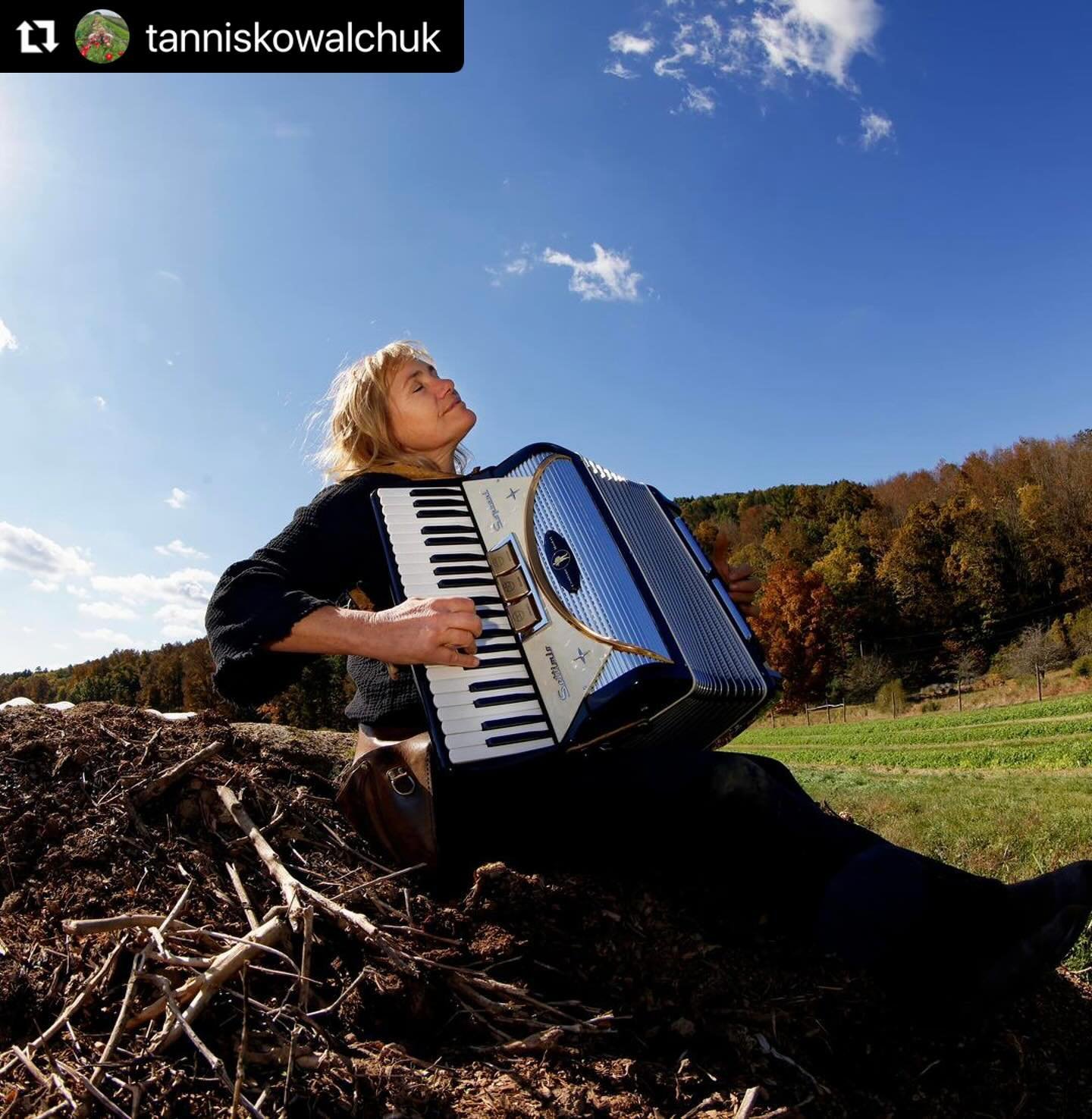 #Repost @tanniskowalchuk with @use.repost
・・・
🗣️Tannis Kowalchuk to speak to UDUUF this Sunday!

📍NARROWSBURG and ONLINE - Tannis Kowalchuk, @tanniskowalchuk Artistic Director of Farm Arts Collective, will present an interactive presentation on cre