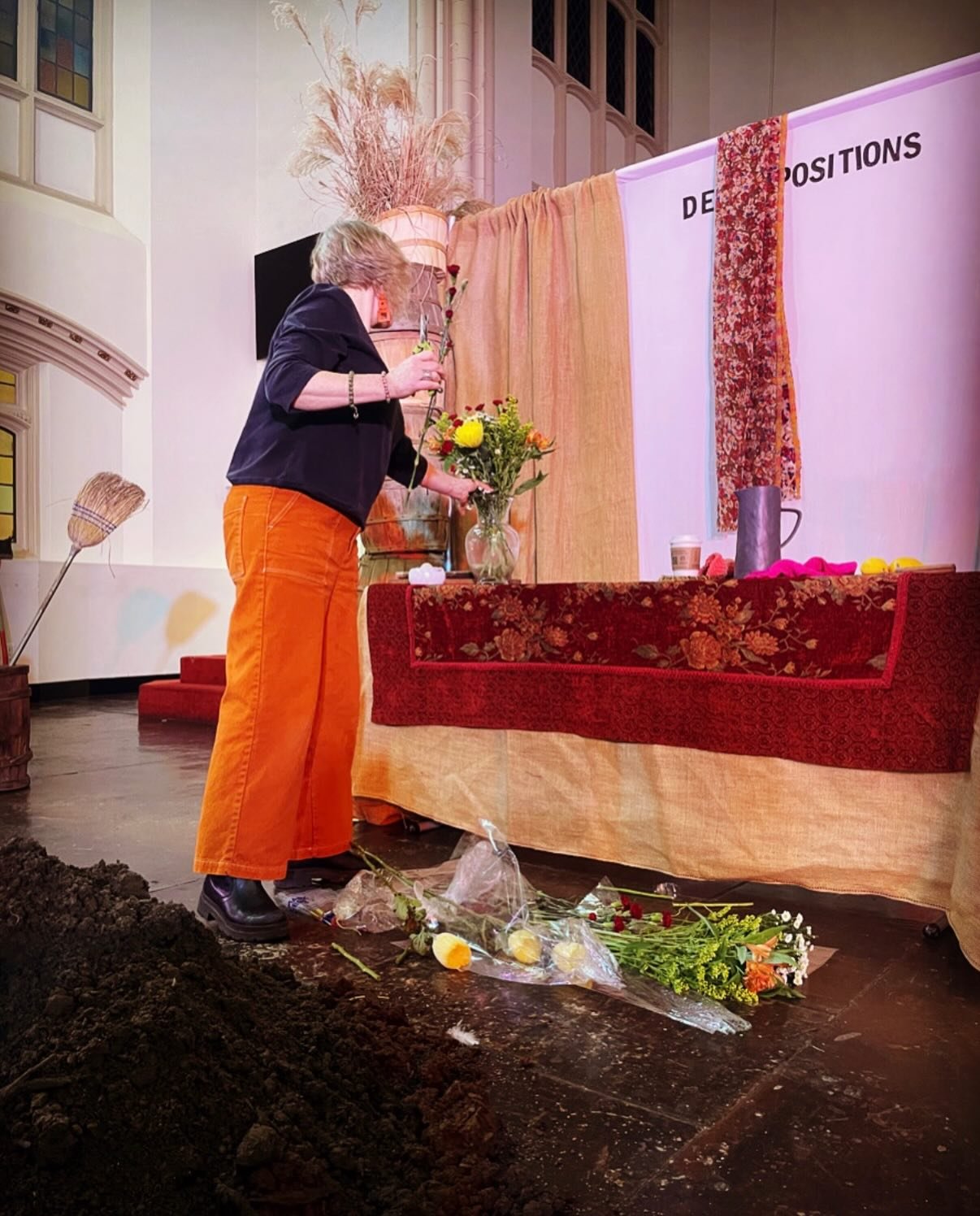 🇨🇦Tannis is en route to her hometown of Winnipeg, Manitoba, Canada to visit friends and present DECOMPOSITIONS at Prairie Theatre Exchange @prairietheatrex on Monday 3.16 at 7p!