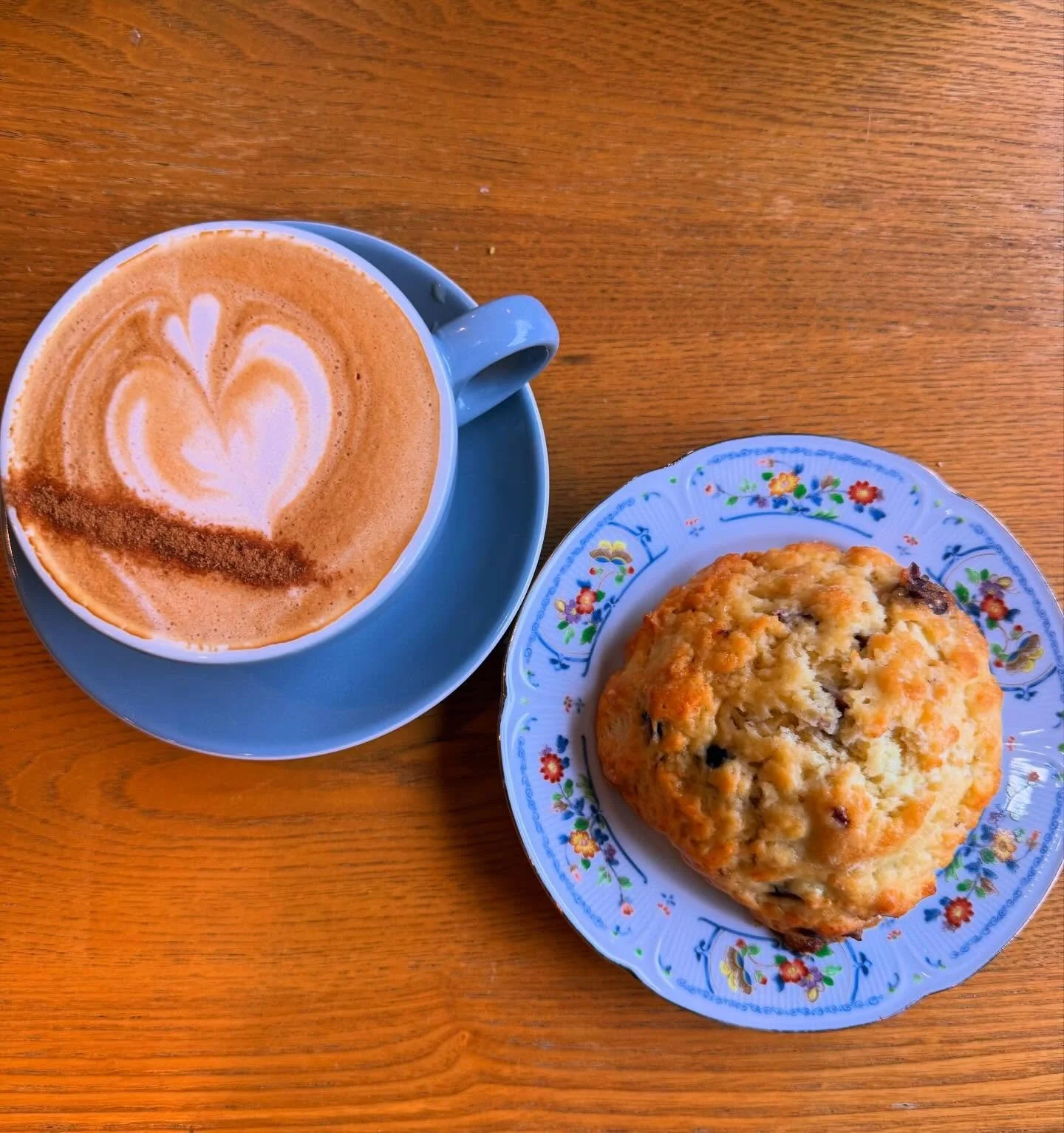A dirty chai &amp; scone type of day&hellip;
@2queenscoffee