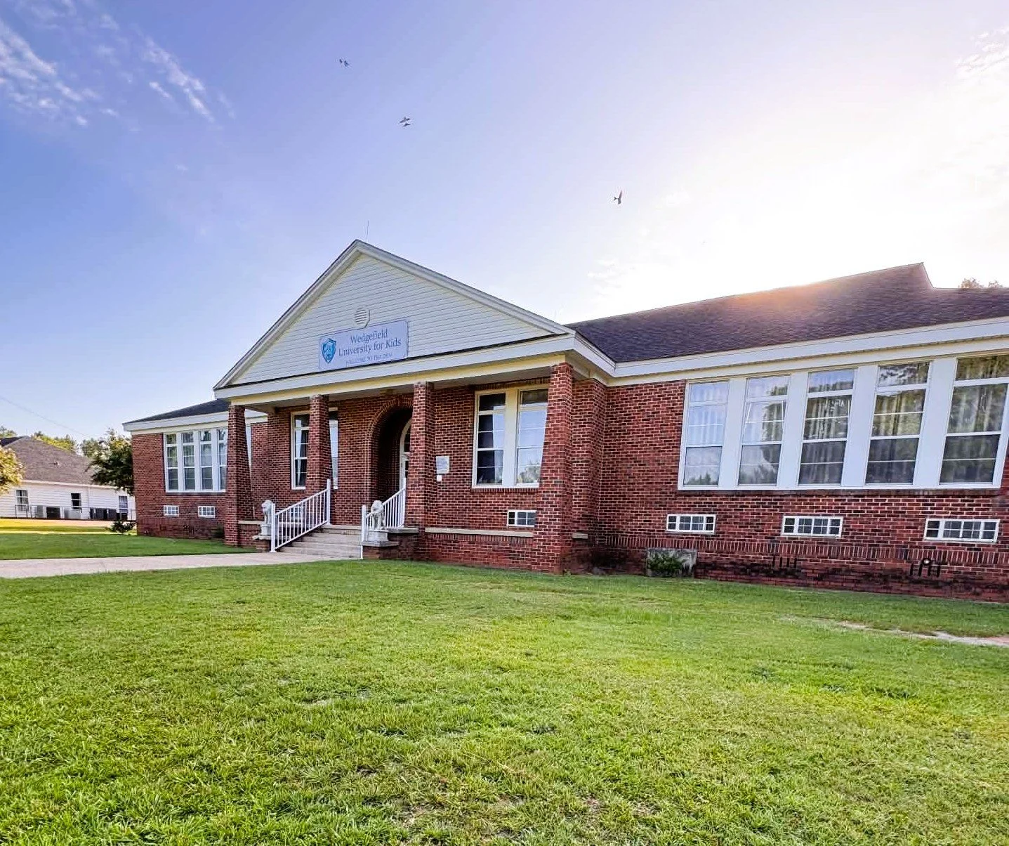 Exterior of Wedgefield University for Kids, a private Christian school and ministry of Wedgefield Baptist Church.