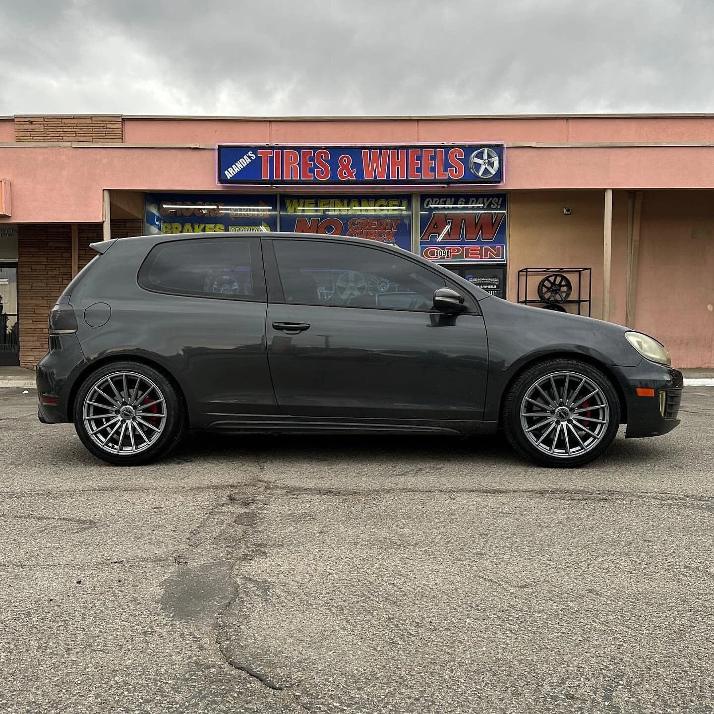 2010 VW Golf Gti on a set of VS74 Matte Gunmetal 

@atwmontclair

.
.