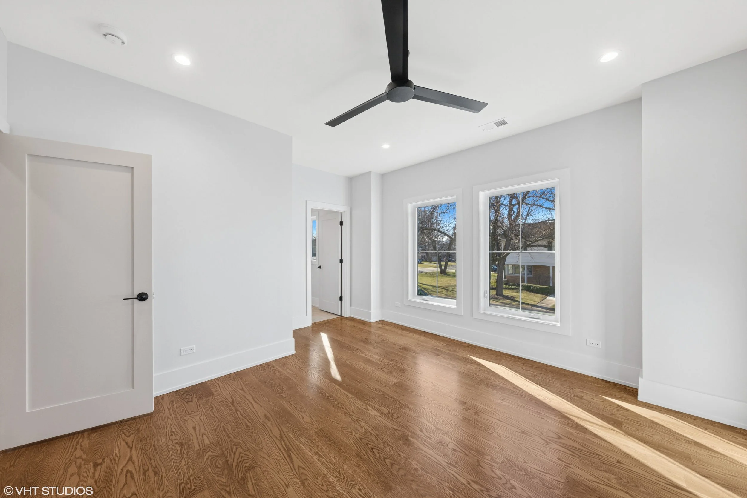 Modern Luxury Home Builders in Chicago Suburbs - Reverie Homes Build Develop and Design - Chicago Suburbs Interior Design 5.jpg