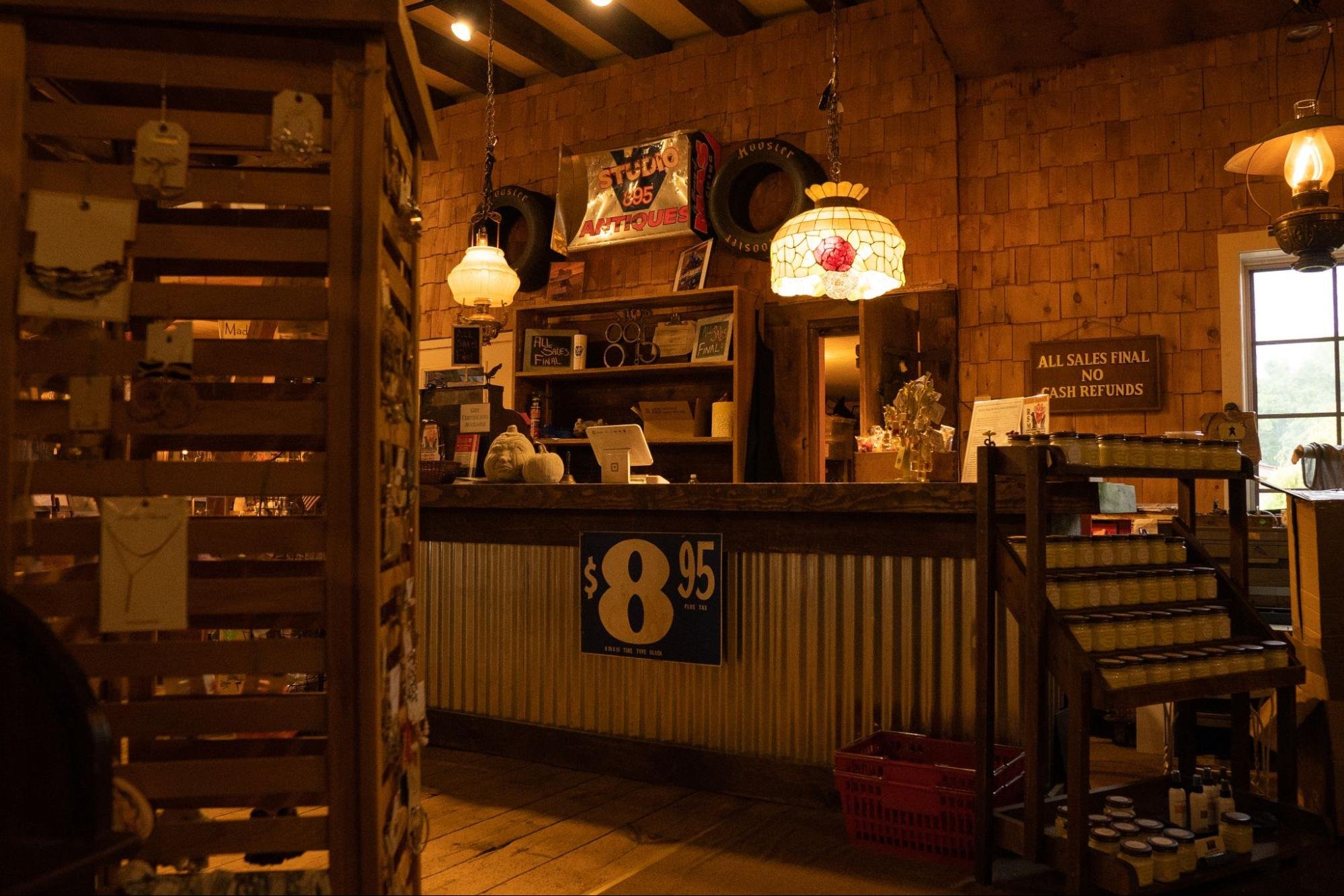 Studio 895 Interior
