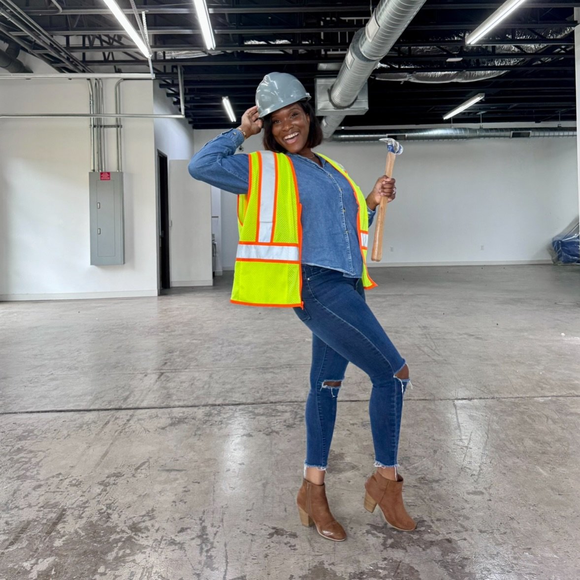 Help us welcome our new Operations Manager, Briana Roker! We are very excited to have her join the Yates Desygn team. 

We put her to work on the first day as we all got to take a swing at Demo Day! 

#yatesdesygn #interiordesign #dallasinteriors #ne