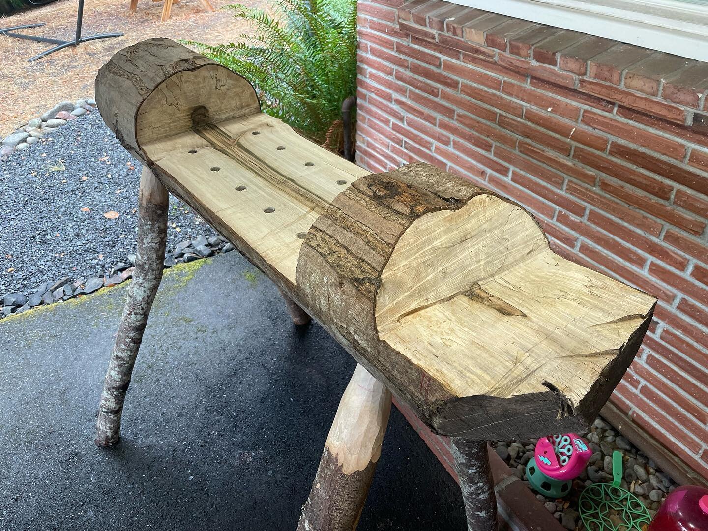 I recently built this &ldquo;bench mule&rdquo;or &ldquo;bowl mate&rdquo;. I had acquired the log last year from a felled tree that I got from a tree pruner I know. I wasn&rsquo;t sure what I was going to do with it until it dawned on me to build a mo