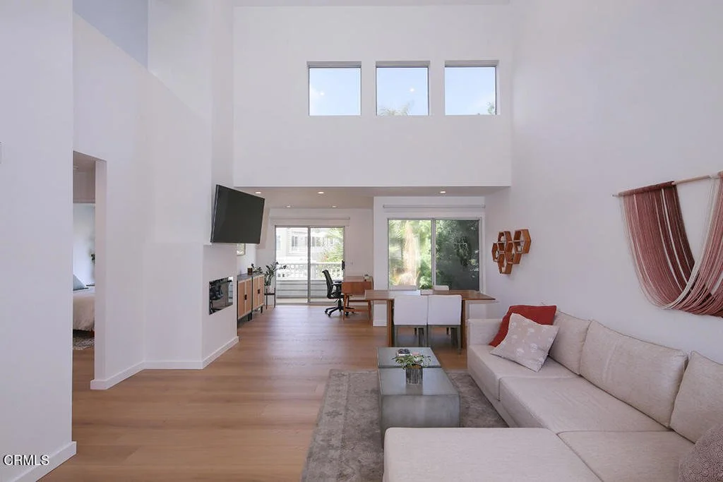 Aliso Viejo, CA / $715,000 / 2 BD, 2 BA / 1,221 SF