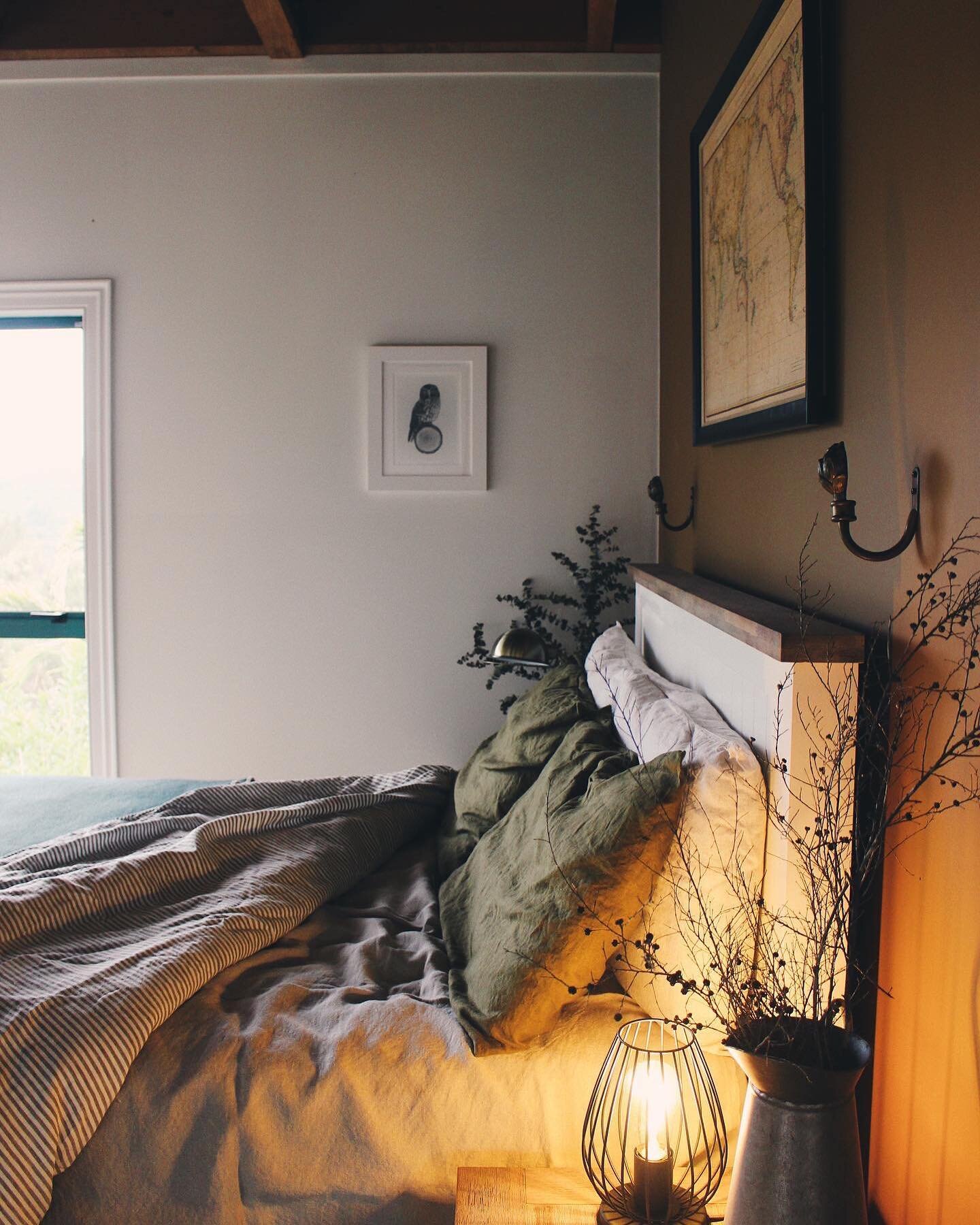 Dreaming of falling into this cosy goodness after a day of exploring beautiful Northland? We are so excited to be opening for bookings later this week - just in time for summer! Stay tuned for updates 🌳

#slowstays #cabins #airbnb #accomodation #esc