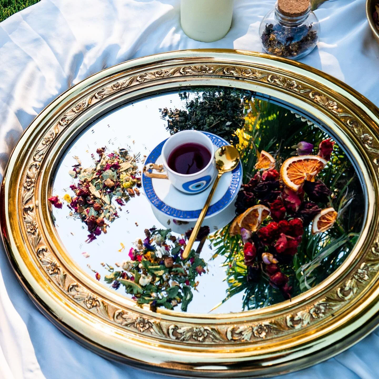 Who said drinking tea couldn&rsquo;t be a luxury??? 👀🧿🫖

Our custom ceremony tea sets make sipping tea with your friends/ loved ones that much more special. ✨🧿🤲

Eye designed every aspect of these tea sets so that everyone could enjoy their tea 