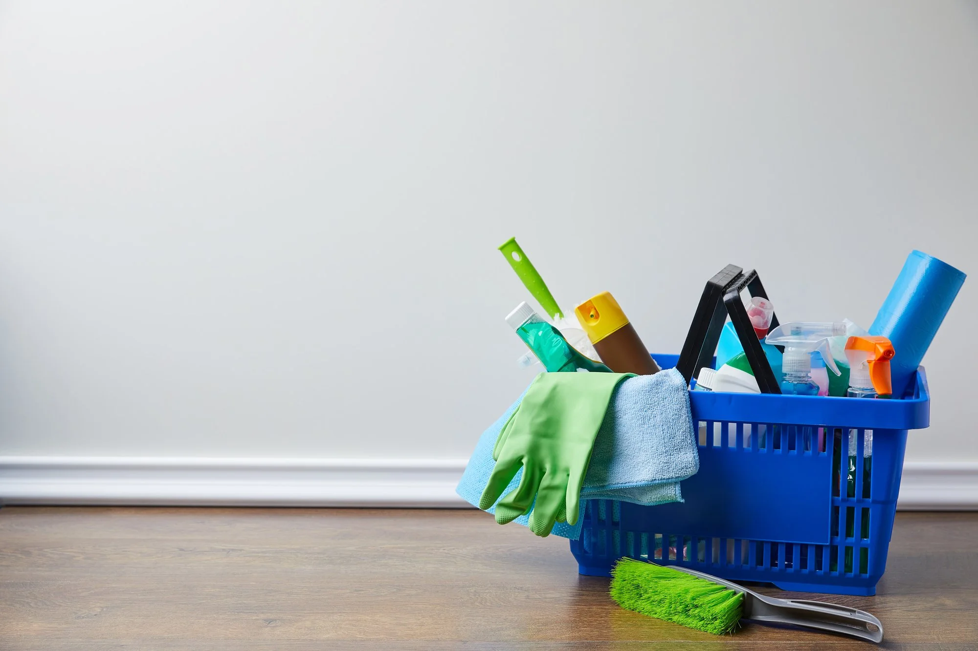 Cleaning as a Mood Stabilizer? 5 Reasons Spring Cleaning Can Declutter Your Mind