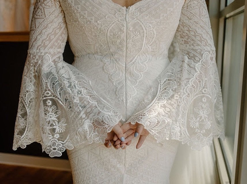 who doesn&rsquo;t love a whole sleeve moment ✨

as a reminder, rare bridal bar will be closed tomorrow, 05/12, so our team can spend time with their family, friends and chosen family

we will reopen for our regular business hours on monday, 05/13

📸