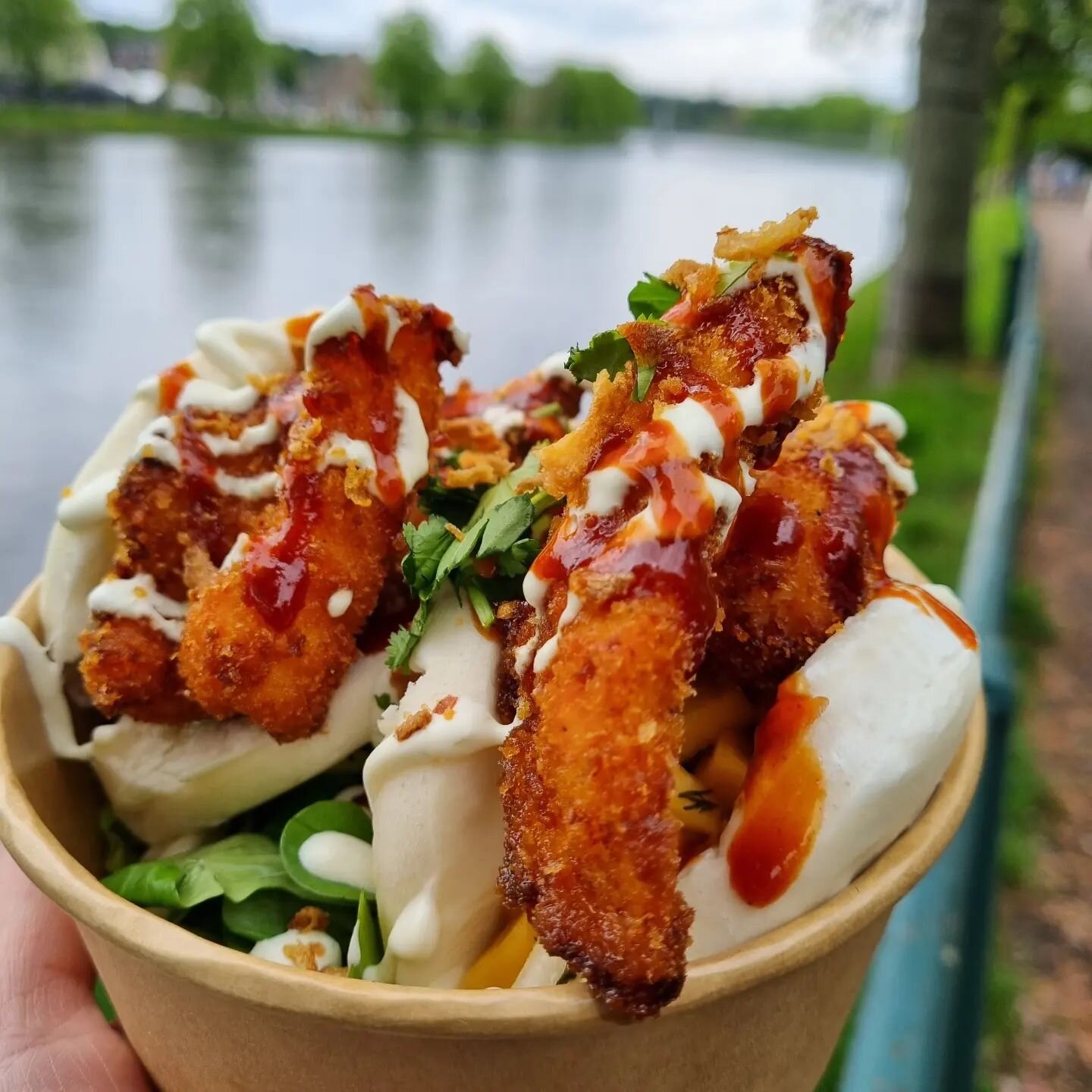 Siracha panko crumbed Shetland tusk bao buns. Ginger &amp; chilli BBQ syrup &amp; lime crema 🤤🤤🤤
Currently only at the Highland Food and Drink Trail riverside 😊
It might it's way to other outlets soon...

#streetfood #baobuns #tusk #Shetland #bbq