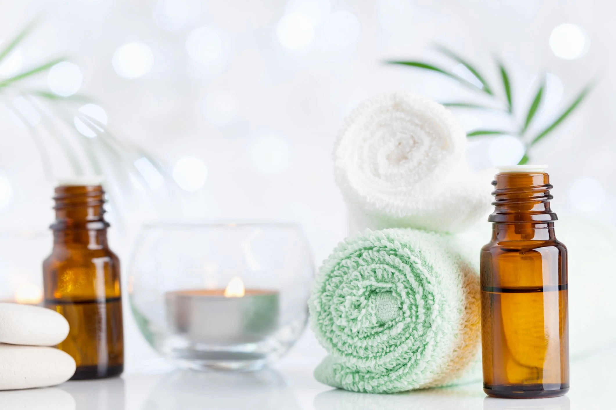Hot vs. Cold Aromatherapy Compresses When and How to Use Them