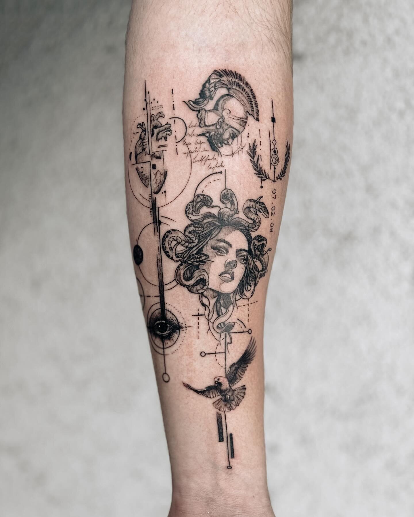Geometric Tattoo
.
.
.
#tattoo #tattoos #tattooartist #ink #inked #tattooed #tattooideas #birsfelden #basel #studio #switzerland #tattooformen #armtattoo #medusa #medusatattoo #snake #snaketattoo #geometrictattoo #dovetattoo #eyetattoo