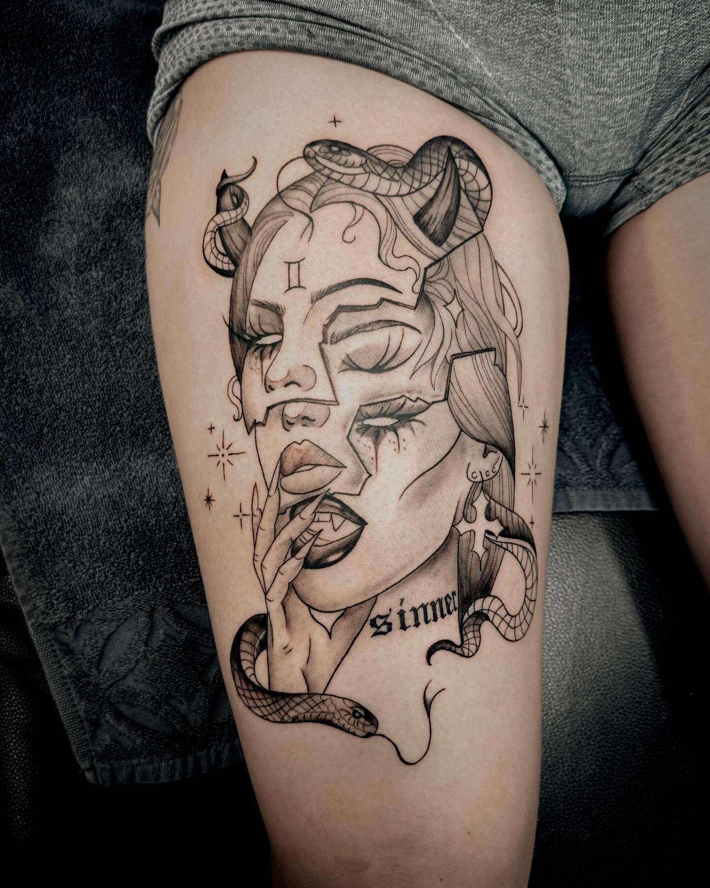 Devil girl
.
.
.
#tattoo #tattoos #tattooideas #birsfelden #basel #studio #switzerland #tattooforwoman #legtattoo #devilgirl #devil #devilgirltattoo