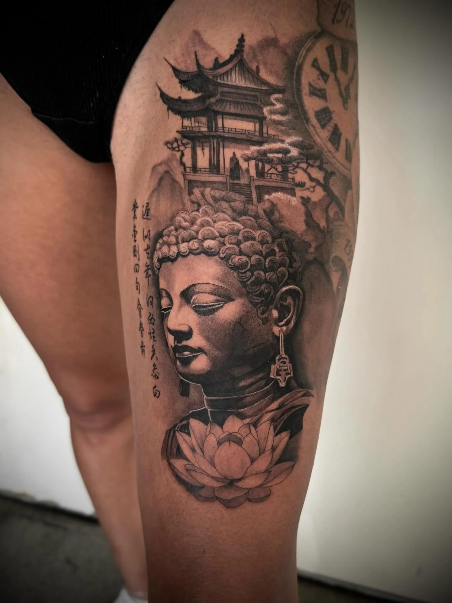 Buddha
.
.
.
#tattoo #tattoos #tattooartist #ink #inked #tattooed #tattooideas #birsfelden #basel #studio #switzerland #tattooformen #armtattoo #japanesetemple #templetattoo #buddha #buddhatattoo