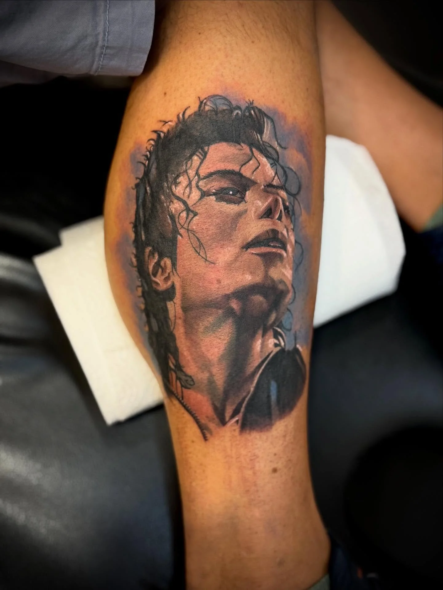 Michael Jackson (my first colour Portrait)
.
.
.
#tattoo #tattoos #tattooartist #ink #inked #tattooed #tattooideas #birsfelden #basel #studio #switzerland #tattooformen #legtattoos #colourtattoo #michaeljacksontattoo #michaeljackson