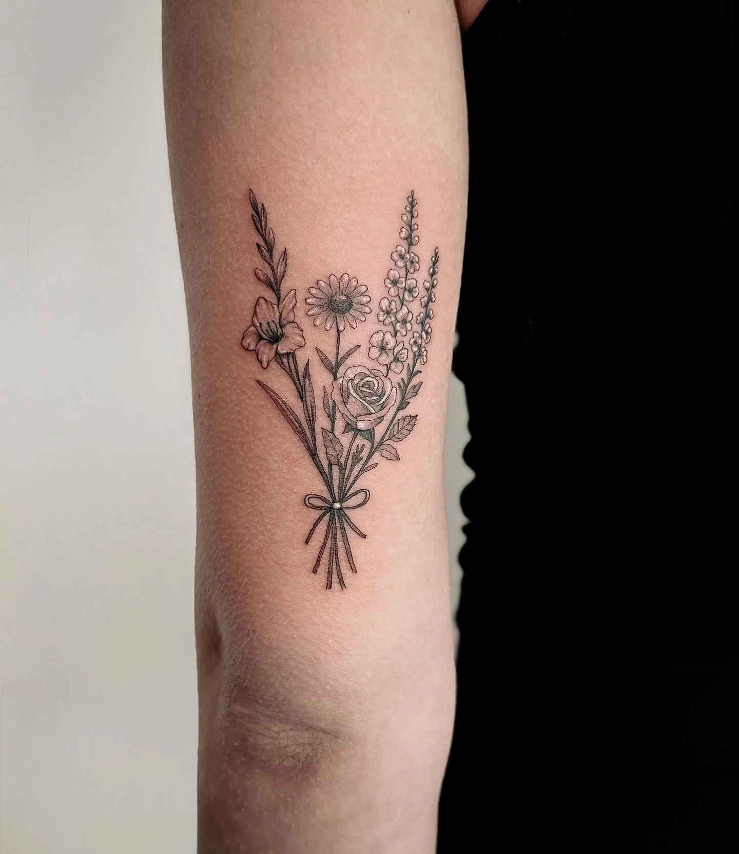 flowers
.
.
.
#tattoo #tattoos #tattooideas #birsfelden #basel #studio #switzerland #tattooforwoman #birthflowertattoo #flowertattoo #birthflower