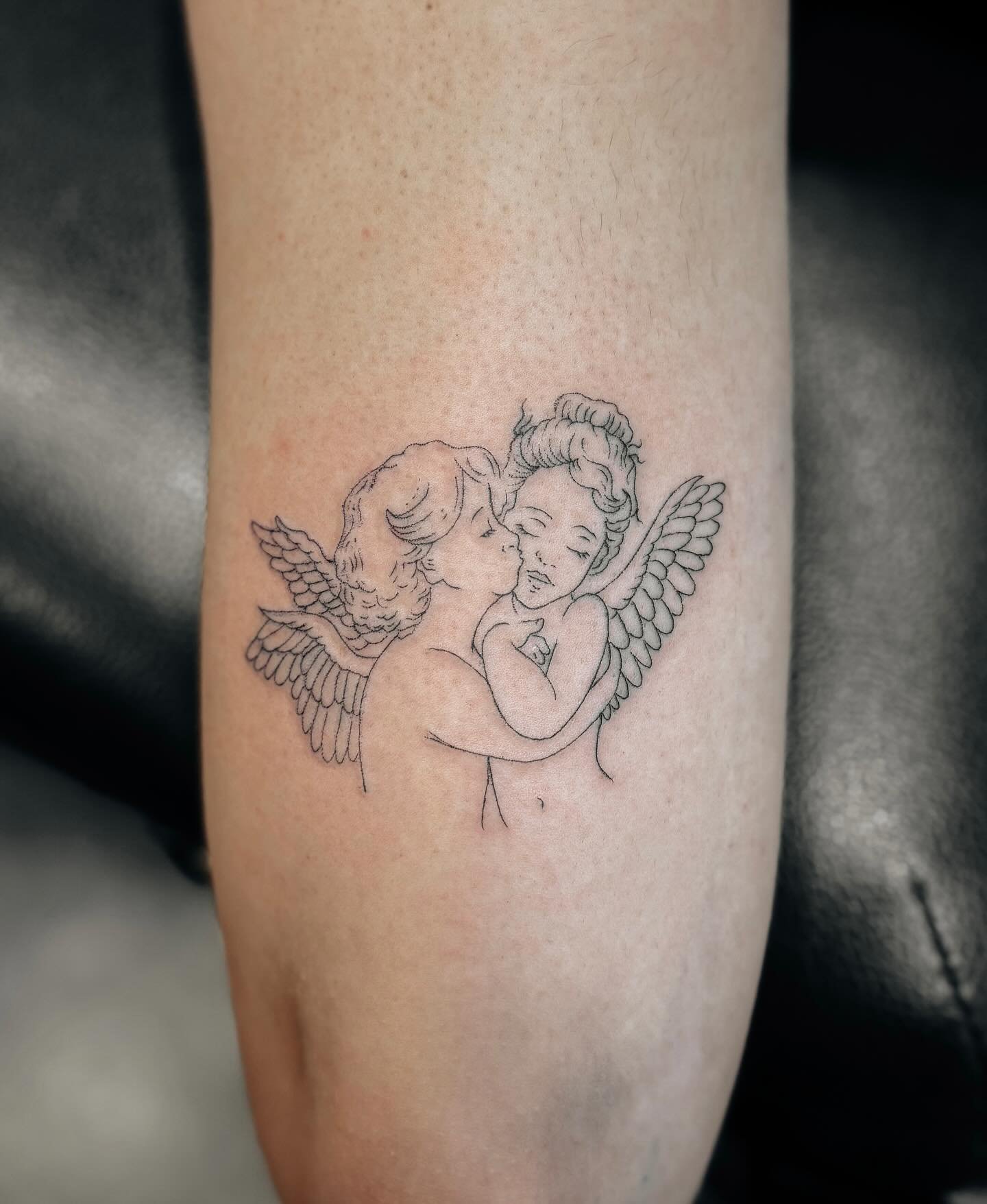 angels
.
.
.
#tattoo #tattoos #tattooideas #birsfelden #basel #studio #switzerland #tattooforwoman #armtattoo #angelstattoo #finelinetattoo