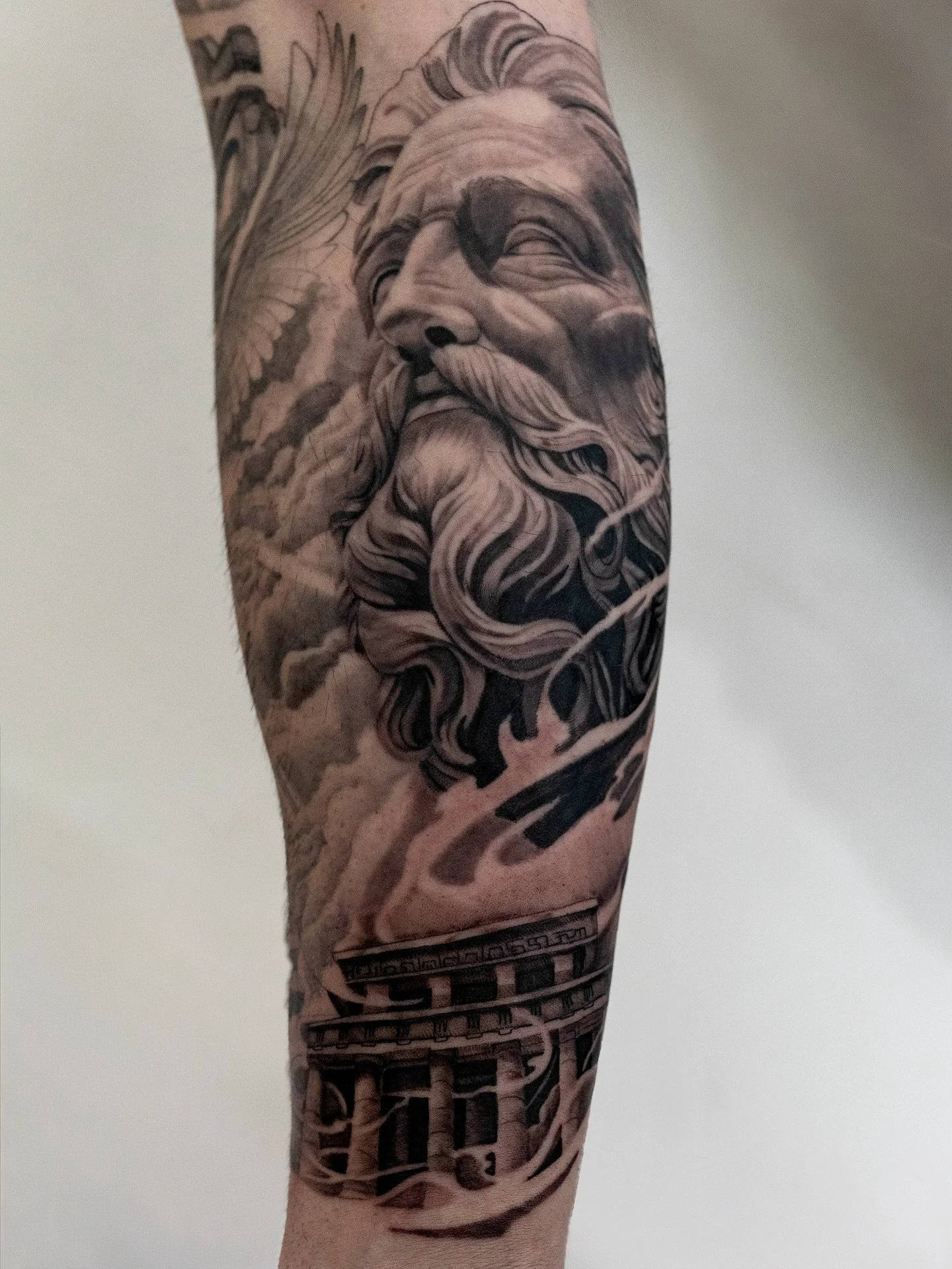 Upper part healed / lower part fresh 
.
.
.
#tattoo #birsfelden #basel #sculpturetattoo #greektattoo #thirtyfourtattoo