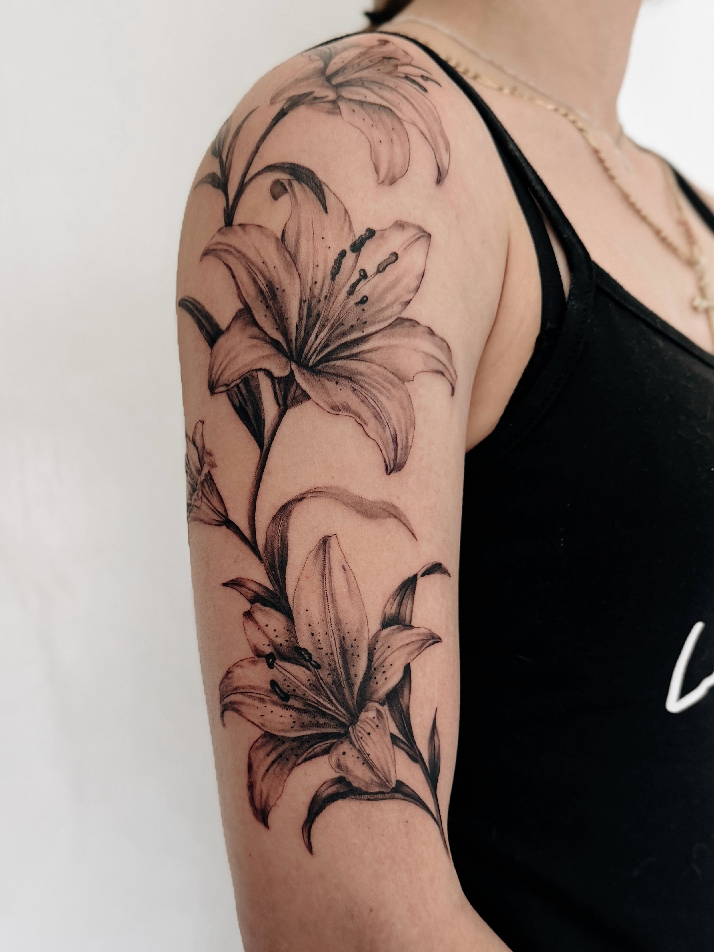 Lilies🌸
My tattoo course available in bio🔗
.
.
.
#lilies #liliestattoo #basel