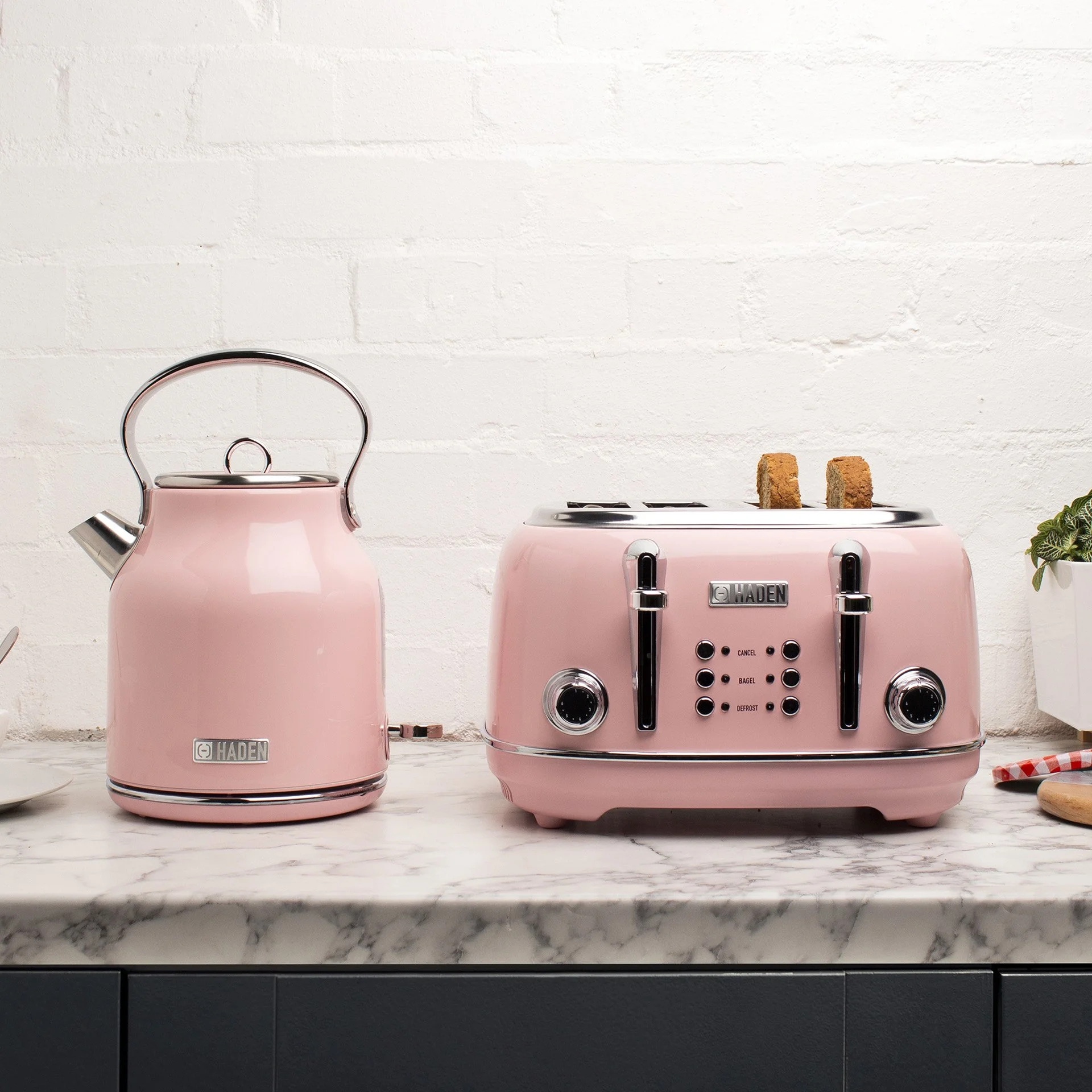 Perth Electric Kettle Slate Grey — Haden Canada