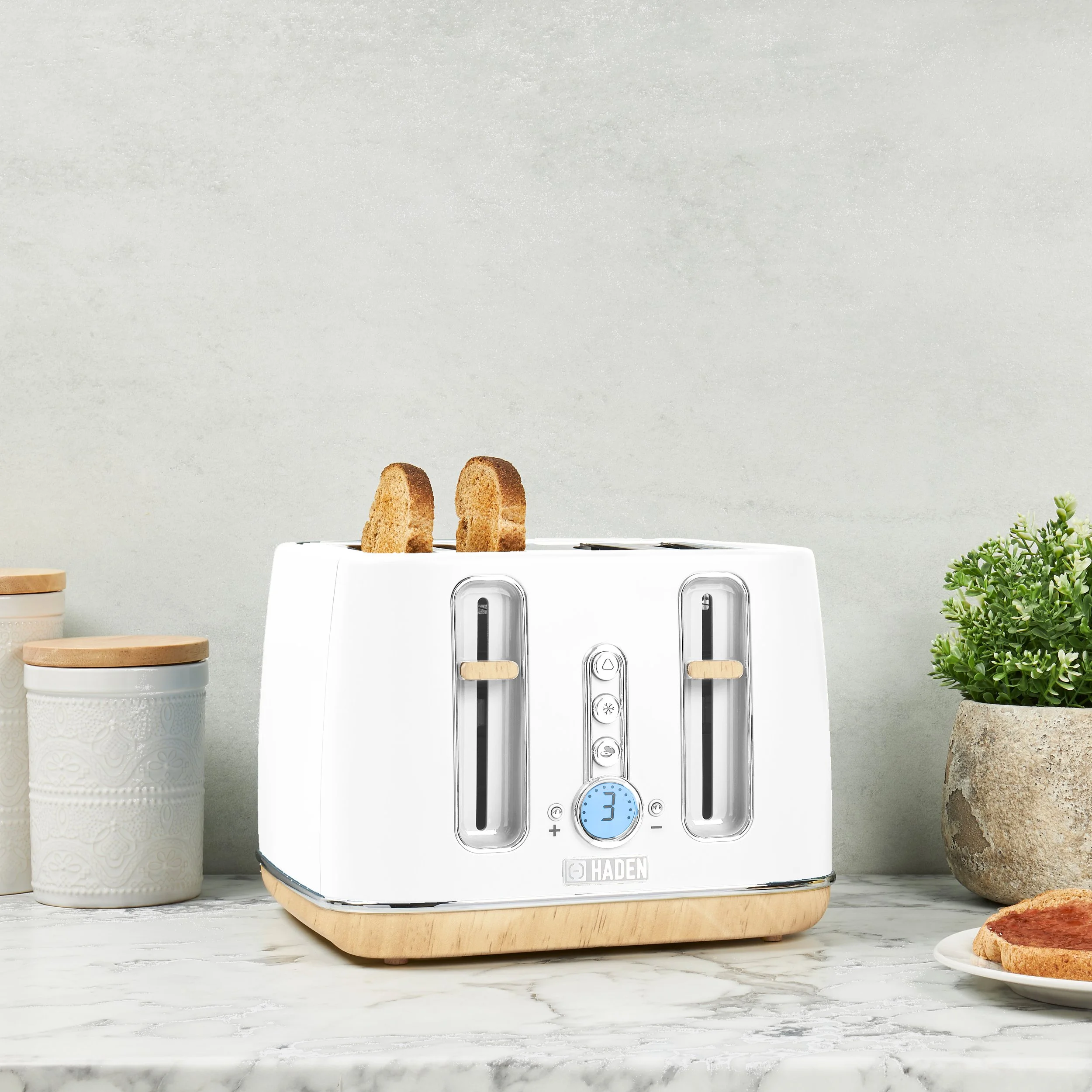 Haden Dorchester 4-Slice Toaster Matte White
