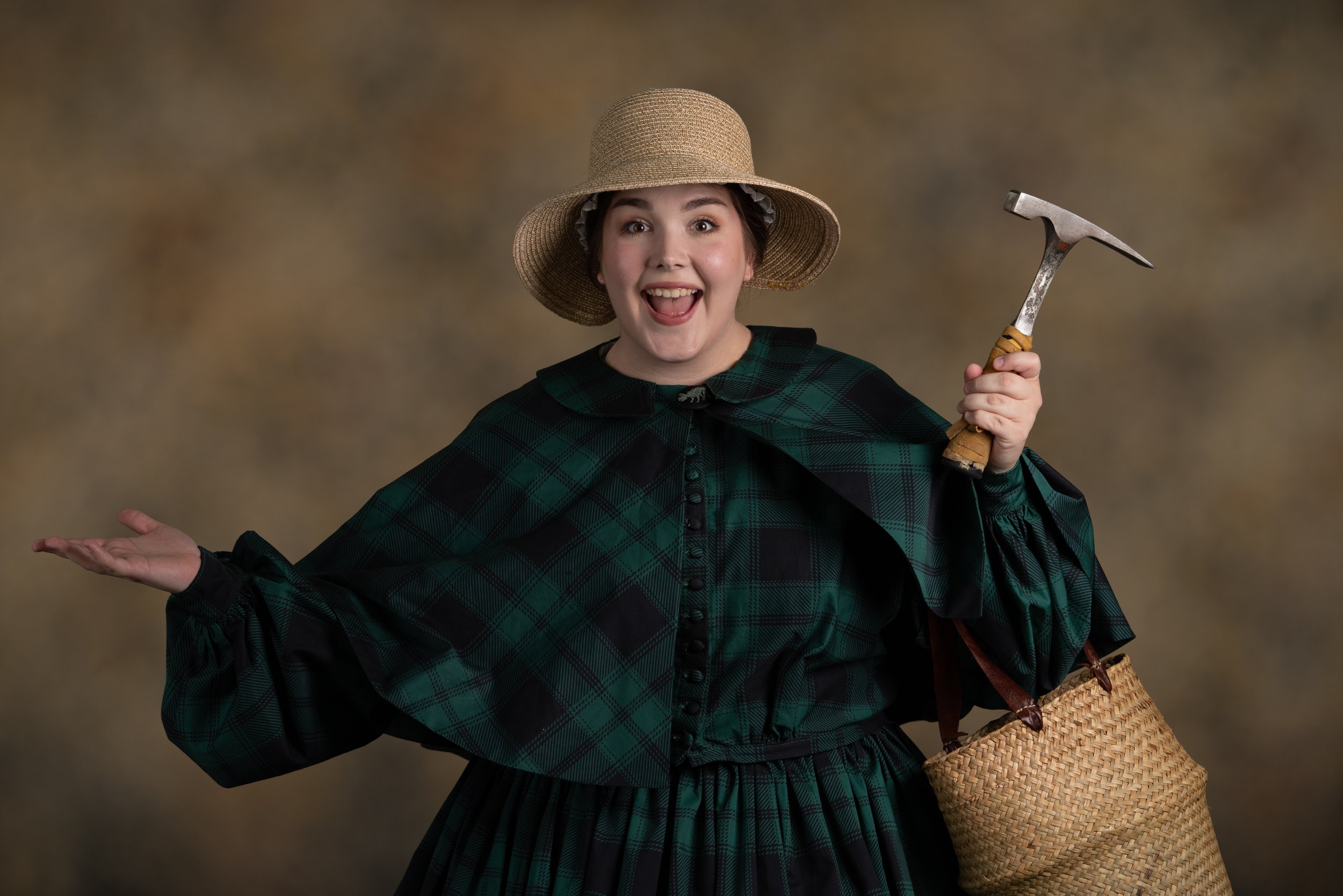 Leila Bruske as Mary Anning