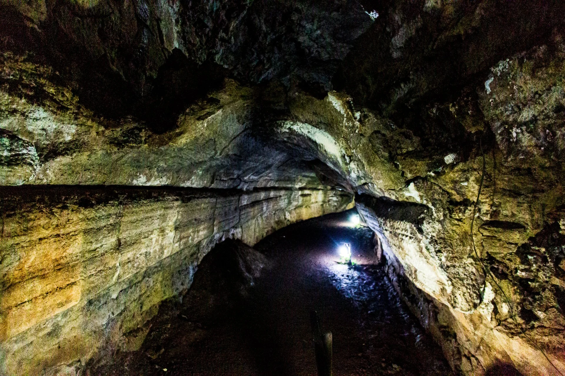 Lava tunnels at Parque Nacional Galápagos