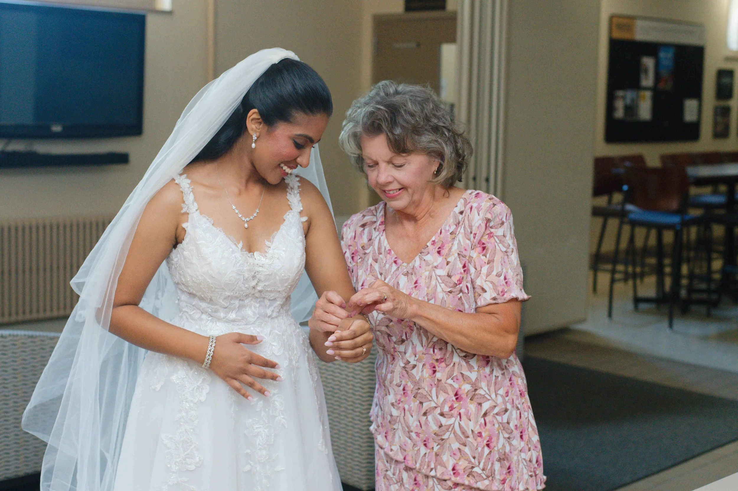 Purdue-Union-Wedding-getting-ready-019.jpg
