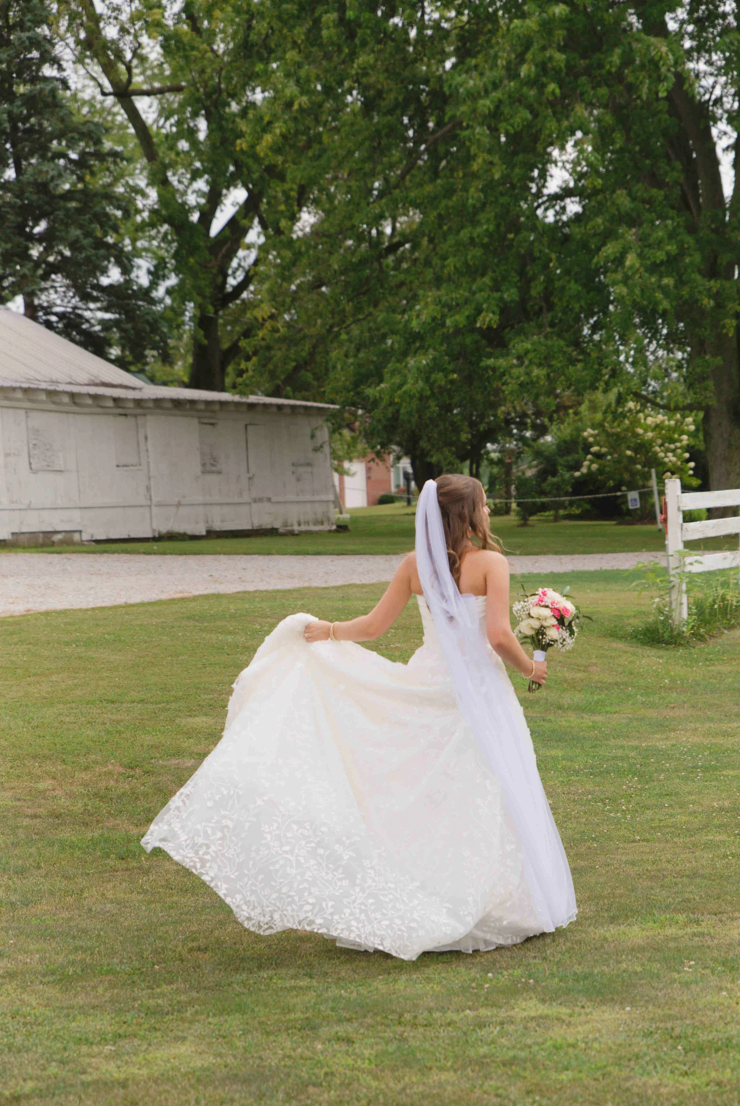 Wedding-For-Lou-Farms-Greefield-Indiana-023.jpg