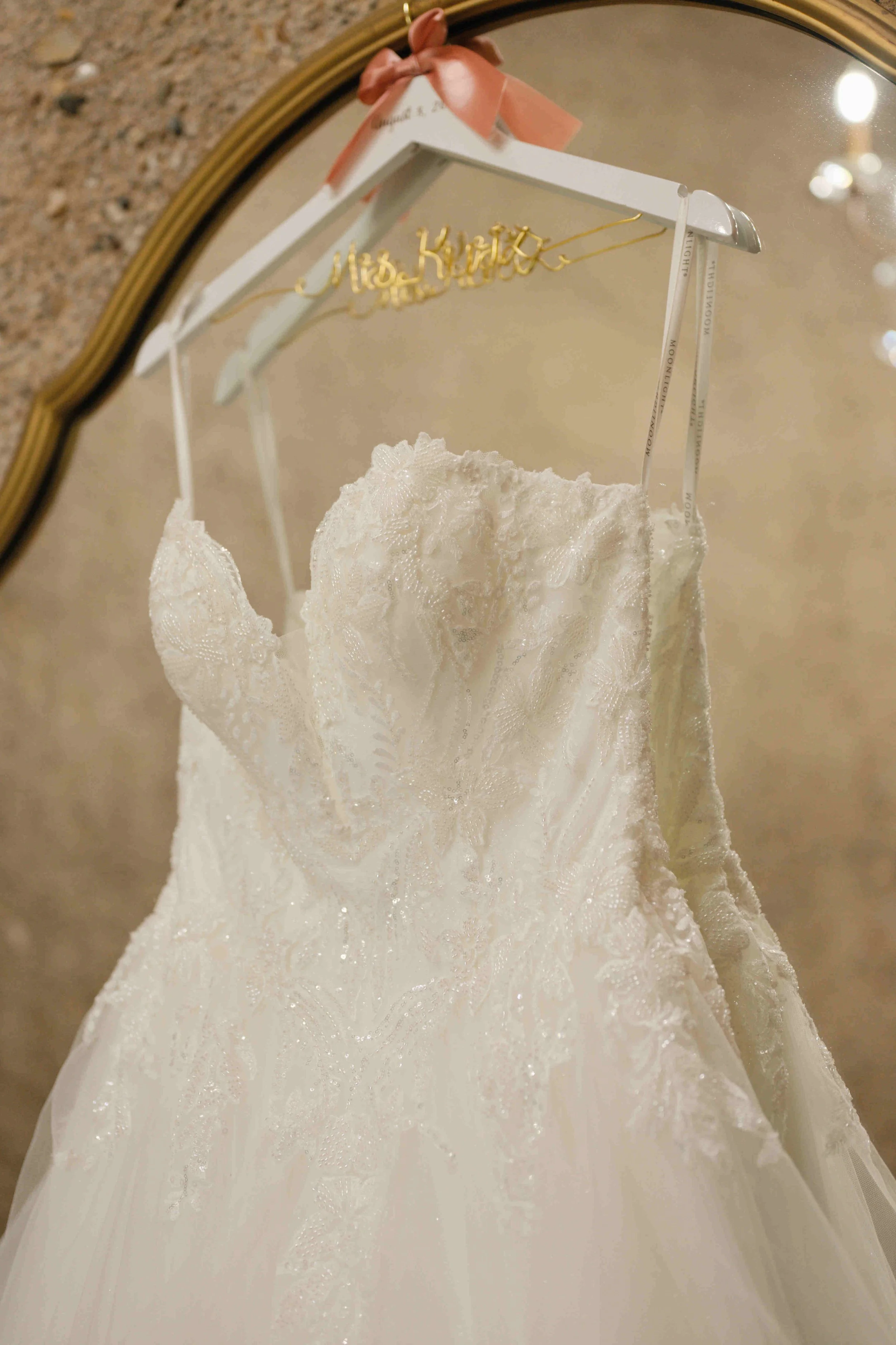 Indiana-August-Wedding-Blossom-Barn-Heather-Corbin-Photography-2026-002.jpg