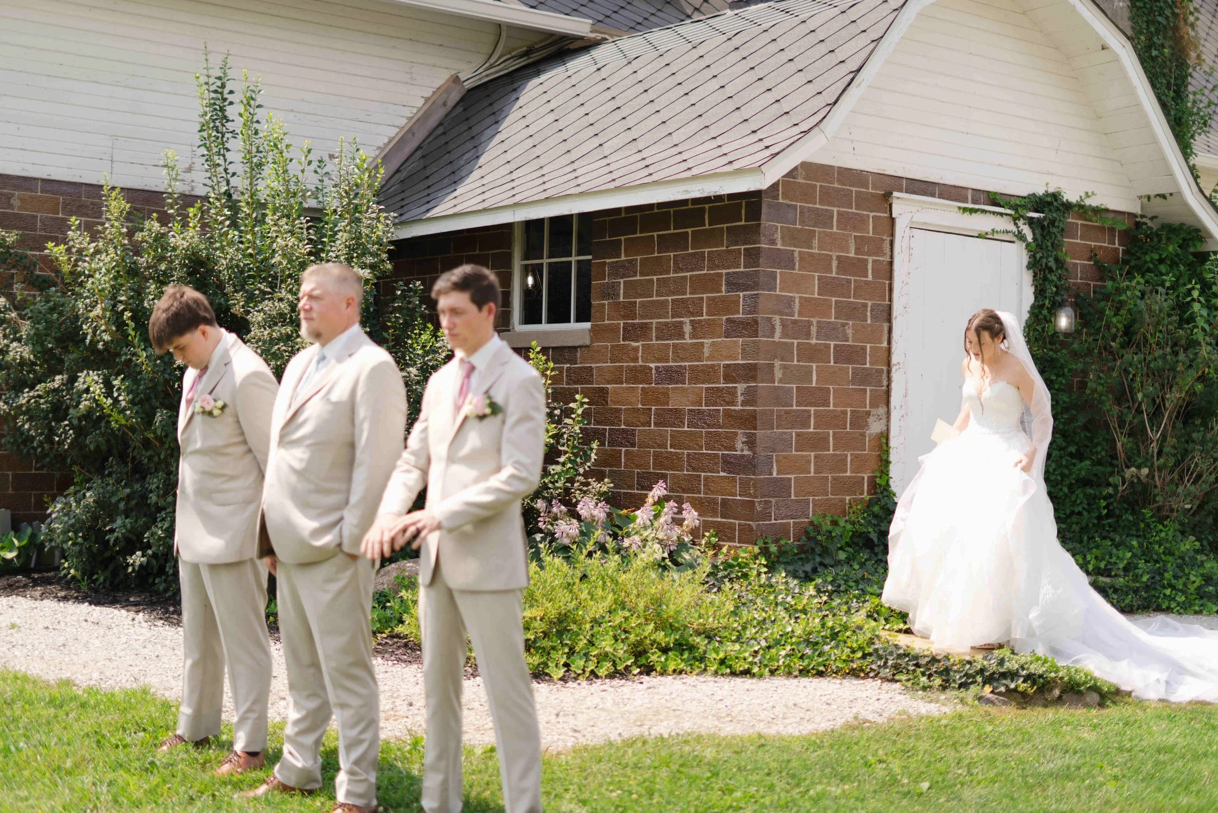 Indiana-August-Wedding-Blossom-Barn-Heather-Corbin-Photography-2026-024.jpg