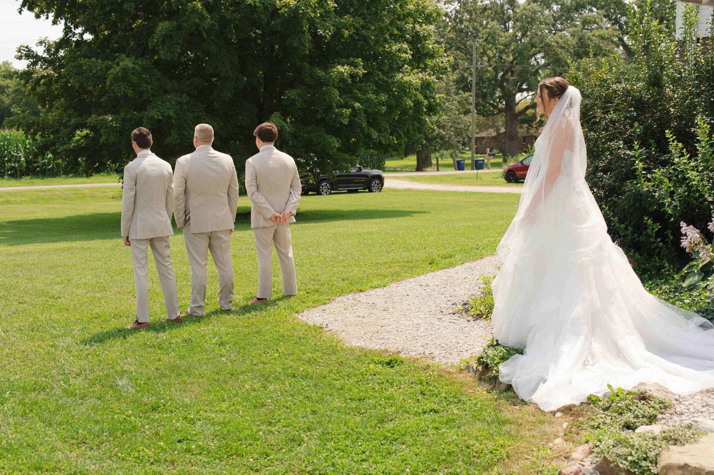 Indiana-August-Wedding-Blossom-Barn-Heather-Corbin-Photography-2026-025.jpg