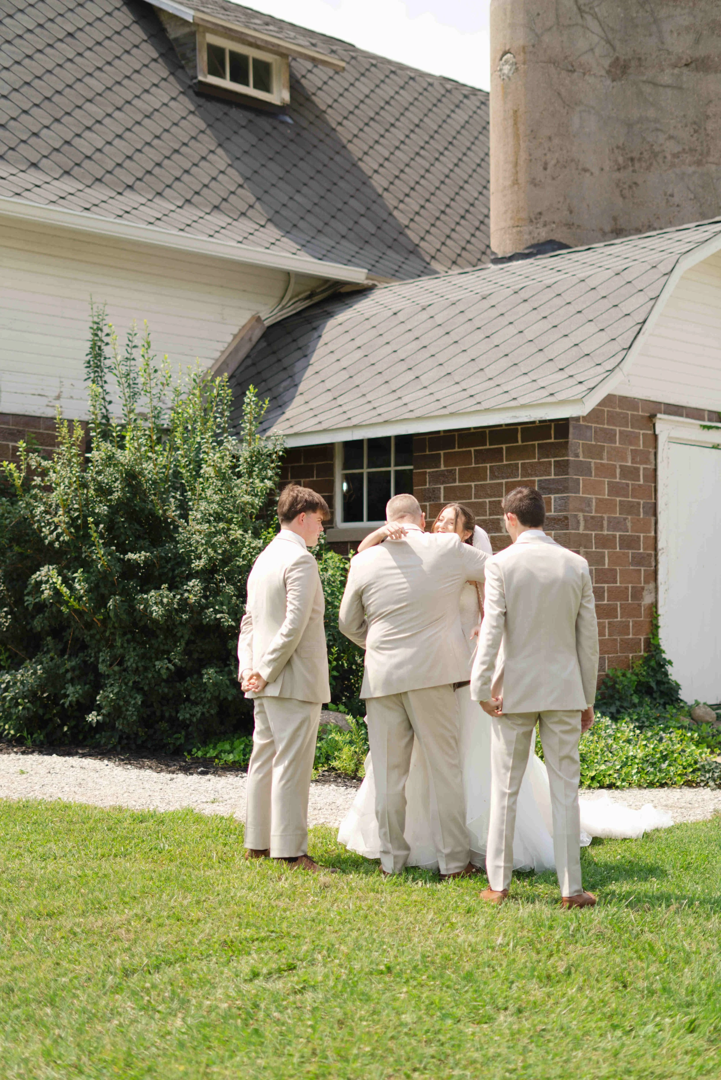Indiana-August-Wedding-Blossom-Barn-Heather-Corbin-Photography-2026-028.jpg