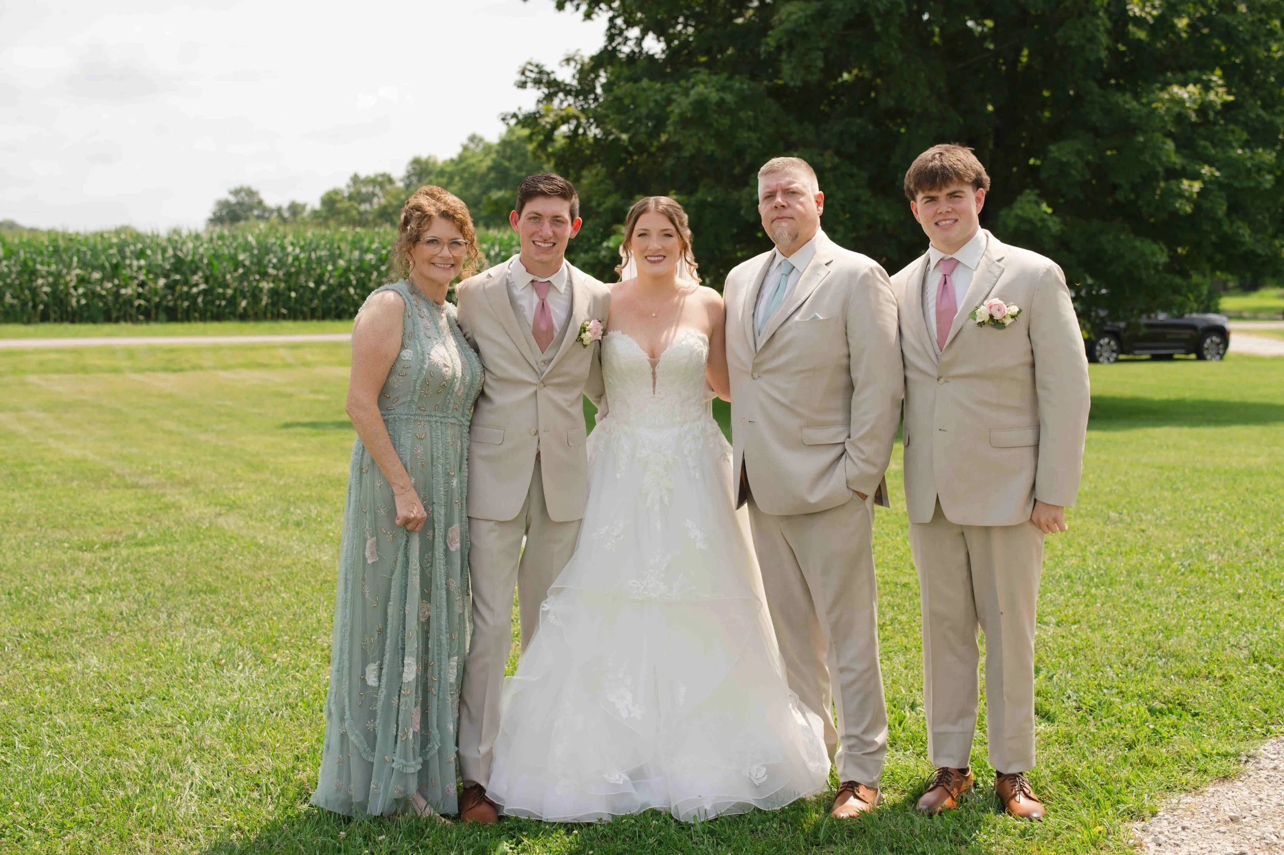 Indiana-August-Wedding-Blossom-Barn-Heather-Corbin-Photography-2026-029.jpg