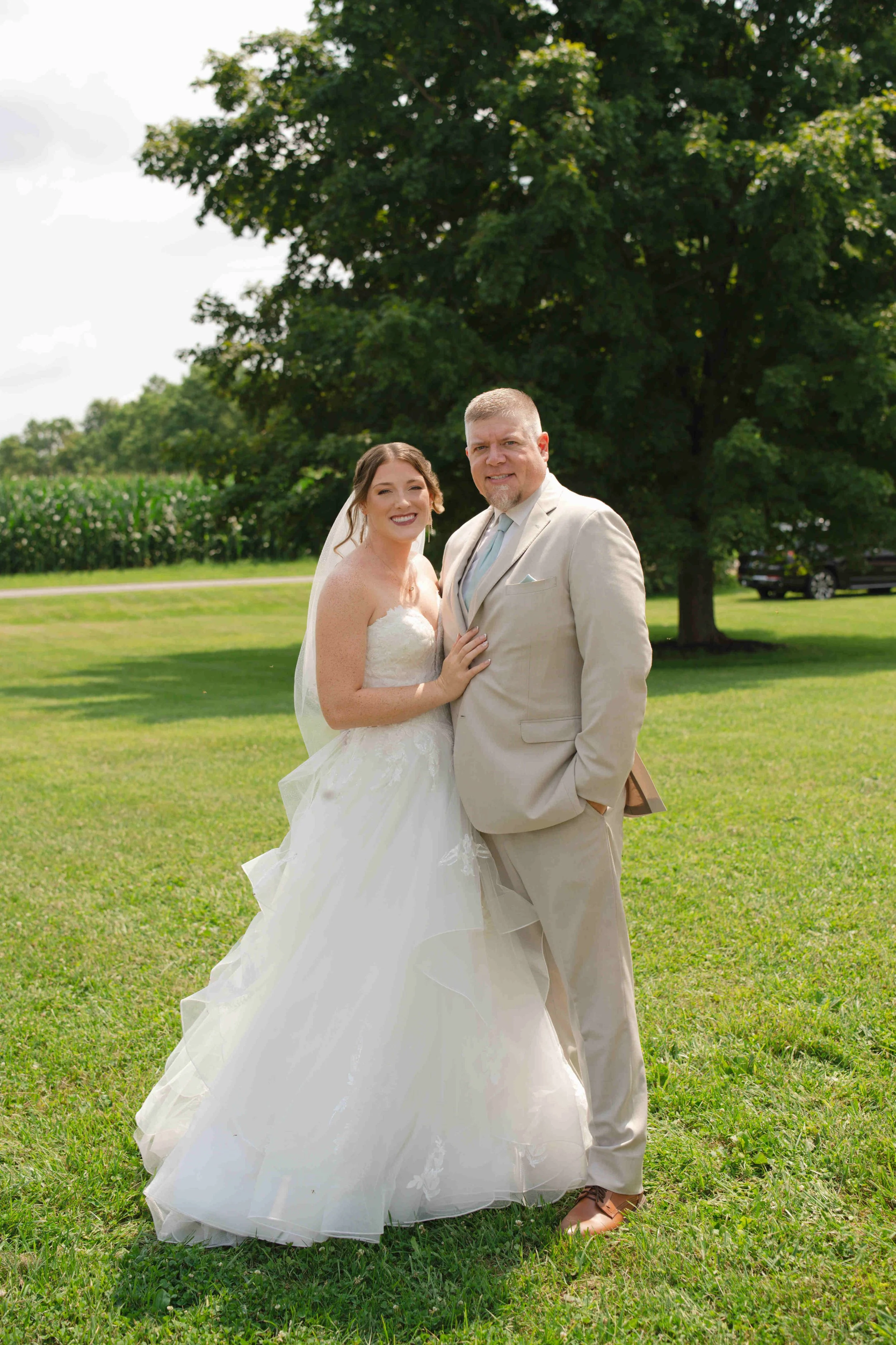 Indiana-August-Wedding-Blossom-Barn-Heather-Corbin-Photography-2026-030.jpg