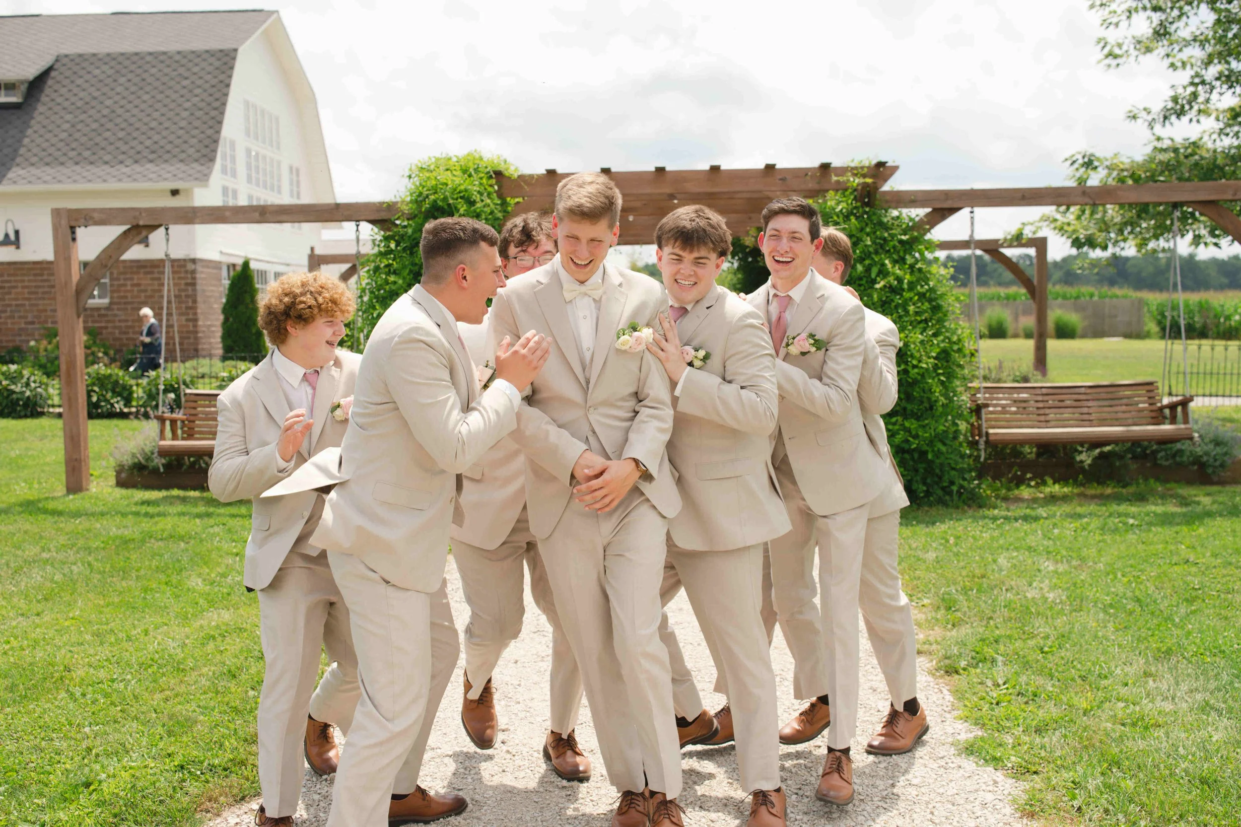 Indiana-August-Wedding-Blossom-Barn-Heather-Corbin-Photography-2026-090.jpg