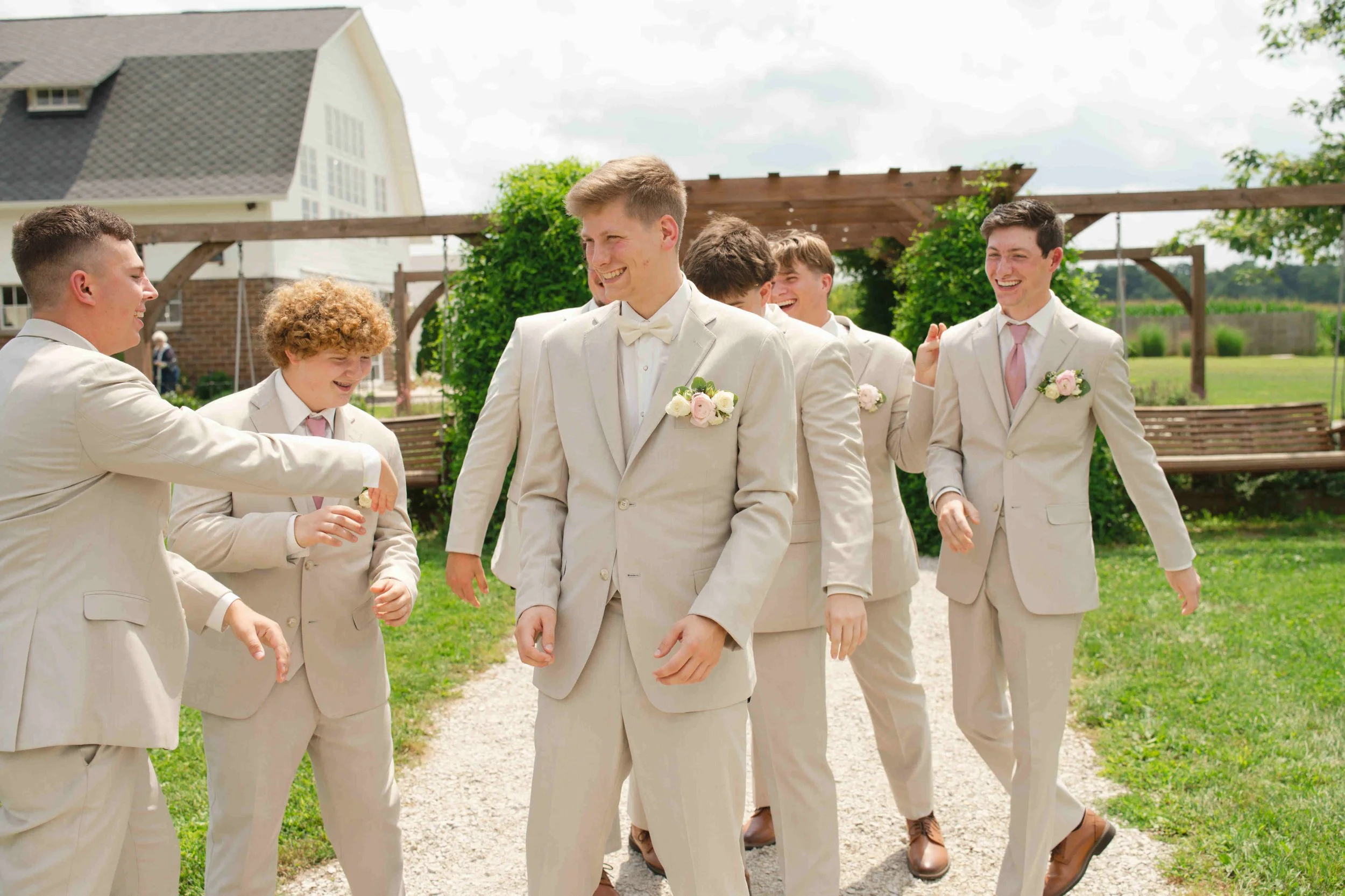 Indiana-August-Wedding-Blossom-Barn-Heather-Corbin-Photography-2026-091.jpg