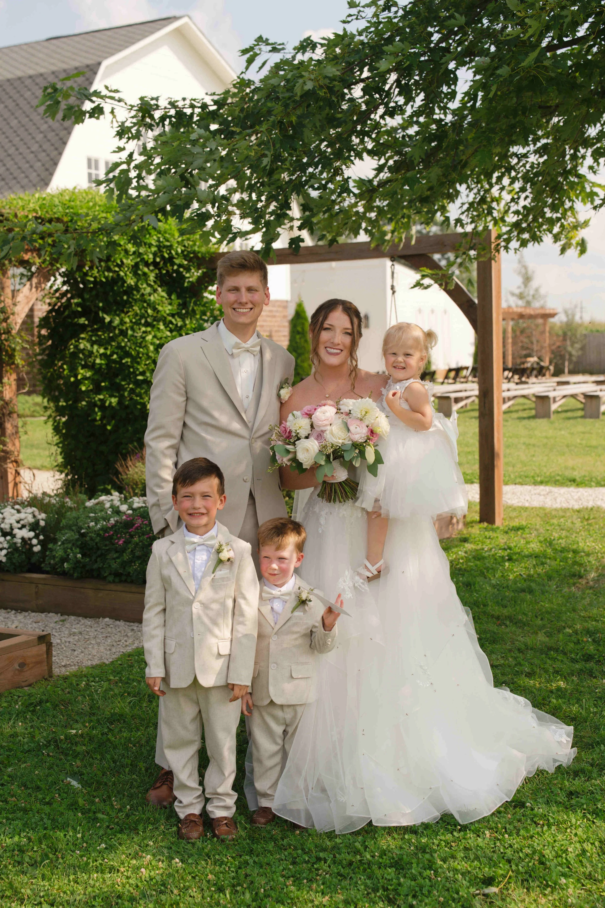 Indiana-August-Wedding-Blossom-Barn-Heather-Corbin-Photography-2026-154.jpg