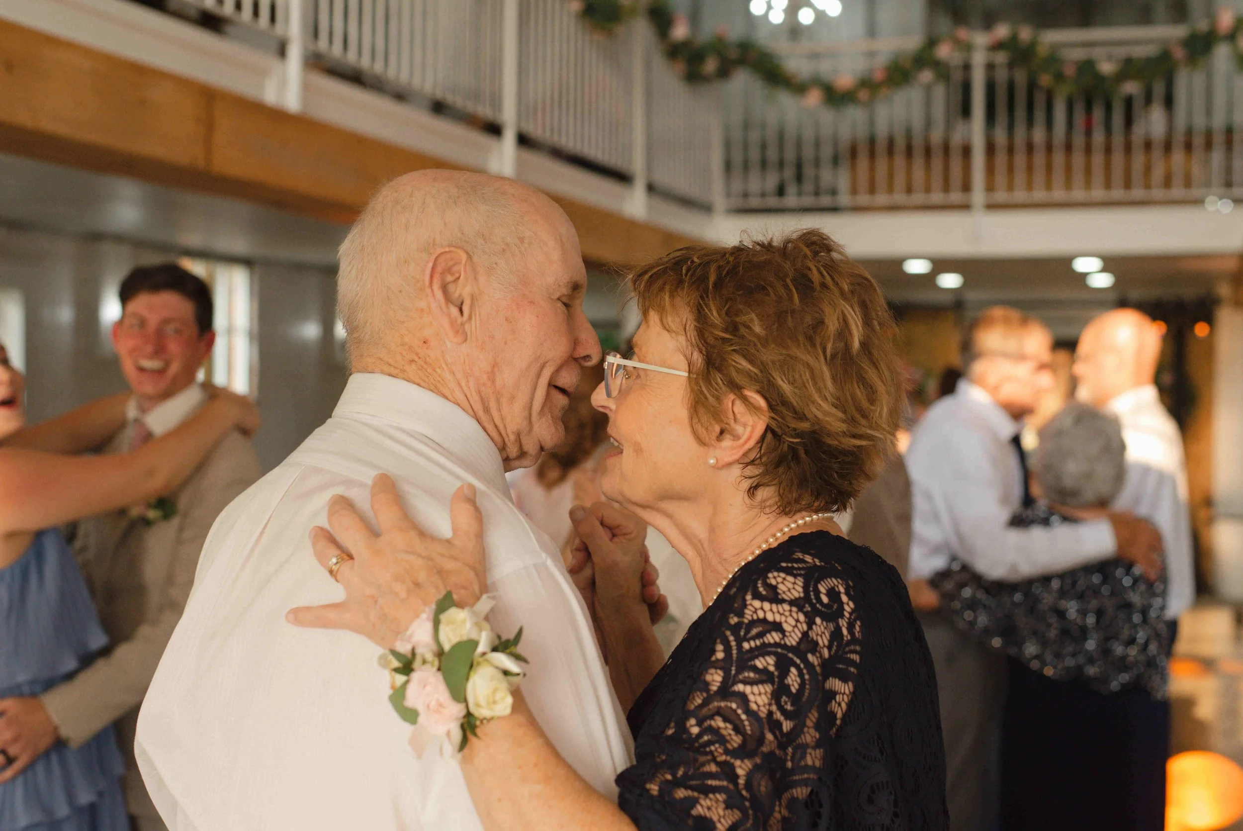 Indiana-August-Wedding-Blossom-Barn-Heather-Corbin-Photography-2026-255.jpg