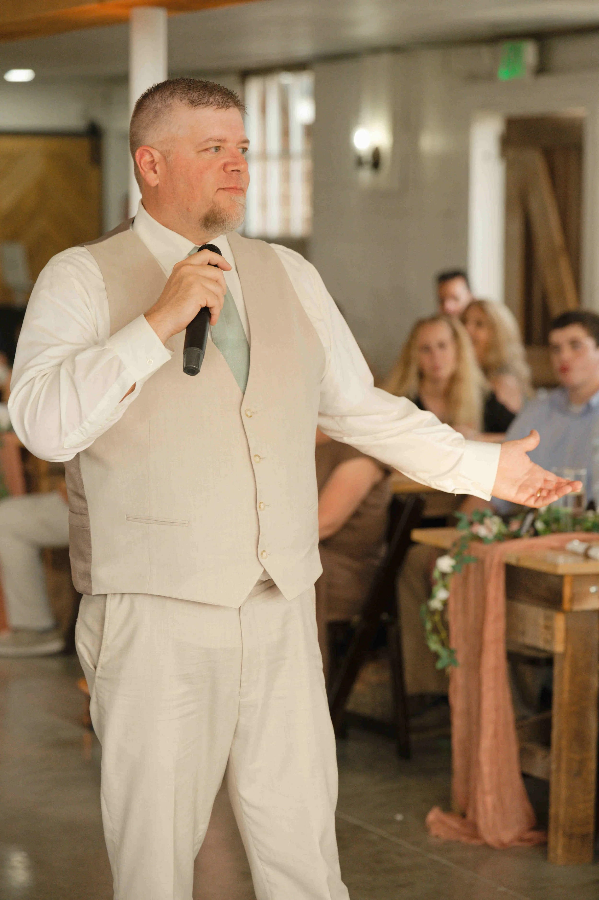 Indiana-August-Wedding-Blossom-Barn-Heather-Corbin-Photography-2026-205.jpg