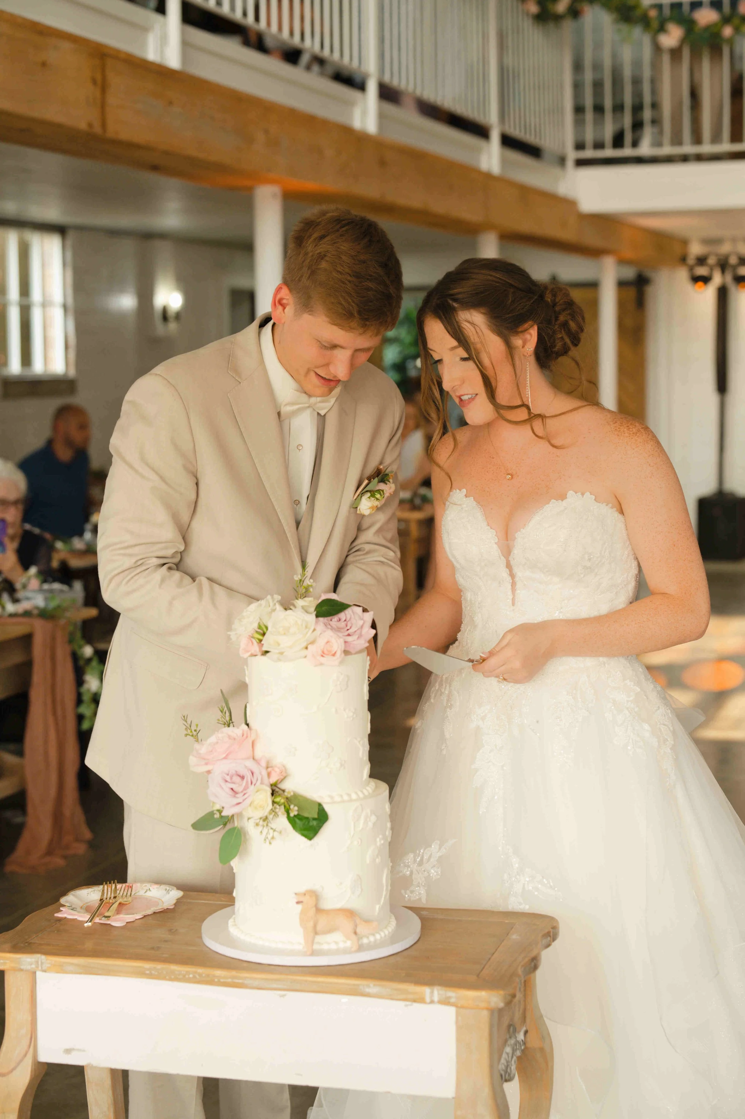 Indiana-August-Wedding-Blossom-Barn-Heather-Corbin-Photography-2026-224.jpg