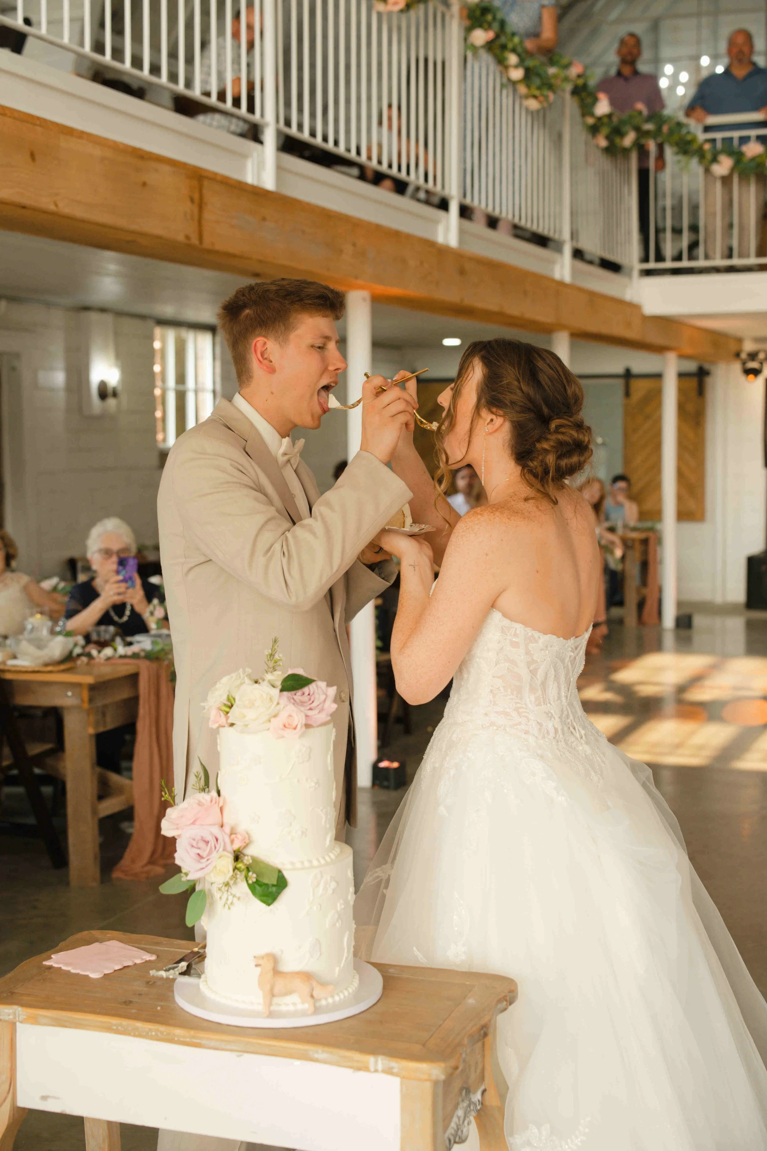 Indiana-August-Wedding-Blossom-Barn-Heather-Corbin-Photography-2026-227.jpg