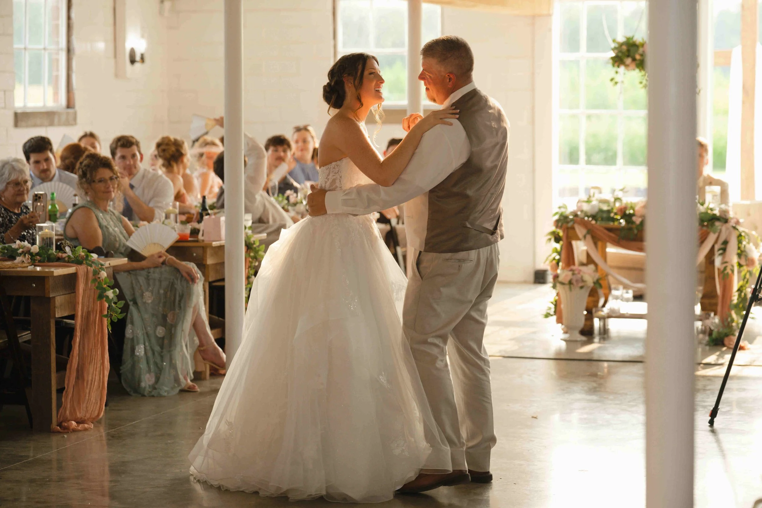 Indiana-August-Wedding-Blossom-Barn-Heather-Corbin-Photography-2026-241.jpg